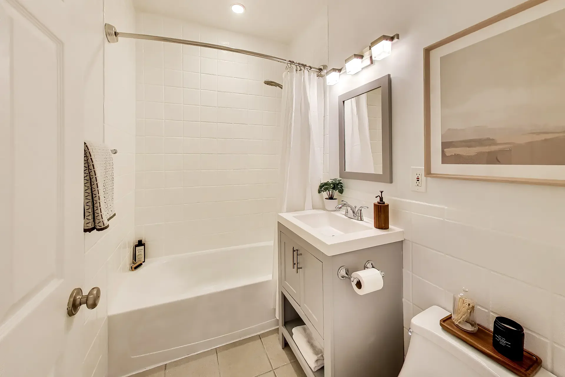 704-rhode-island-ave-nw-washington-dc-15-full bathroom.webp