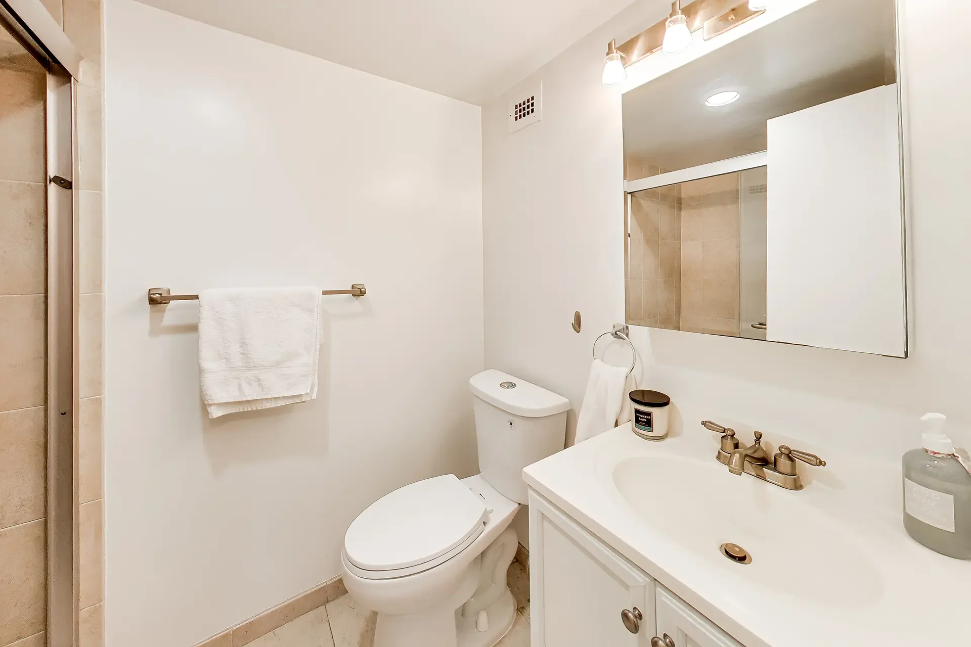 2939-van-ness-st-nw-unit-621-washington-dc-27-primary-bathroom.webp