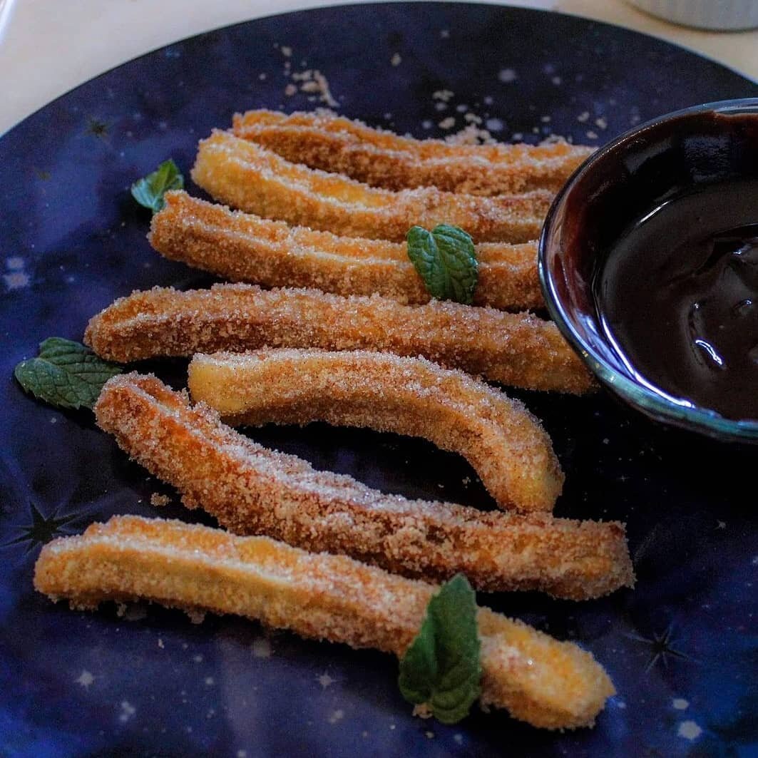 Do you even churro bro?? Infused chocolate dipping sauce. Letsgo! .
.
#dinewithroilty #highallthetime #isthereweedinit #michelinstoner #edibles #cannabischef #cannabiscommunity #dabstagram #dablife #dabs #infuseddinnerparty #infusedfinedining #weshou