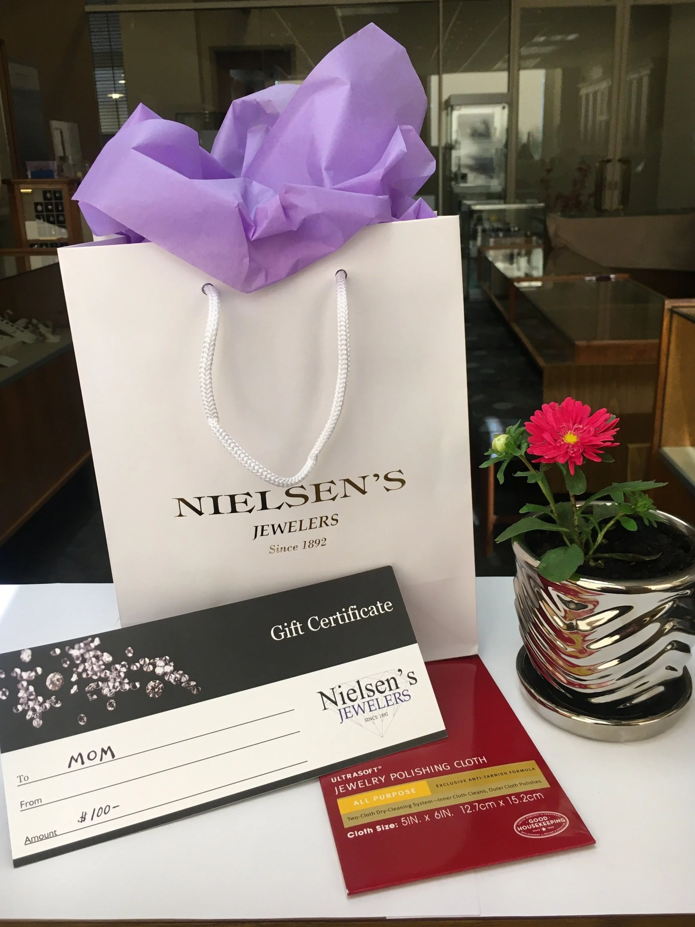 'Make her shine' Mother's Day package free with gift card purchase!