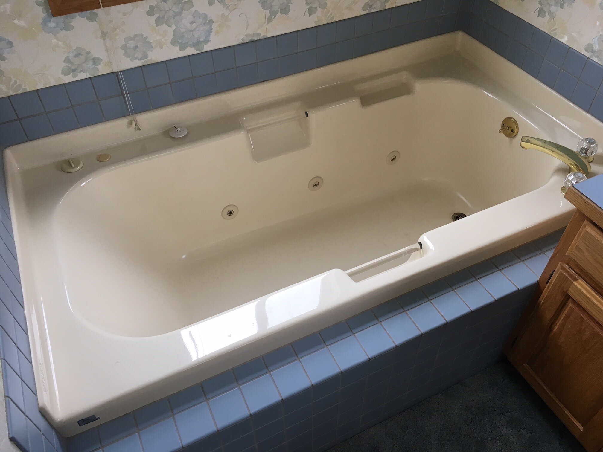 breckenridge master bathtub 2018_06_15.jpg
