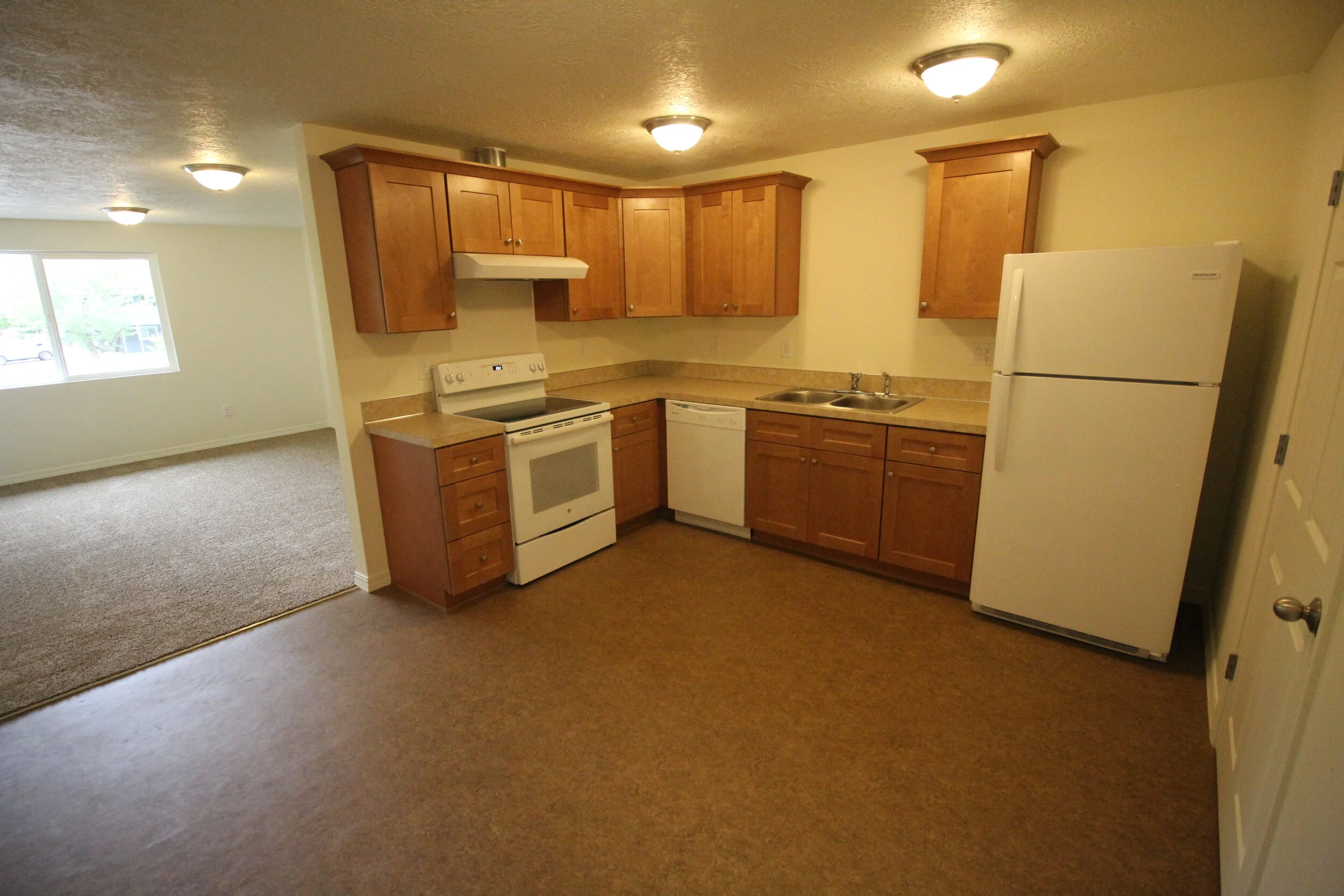 kitchen1.JPG