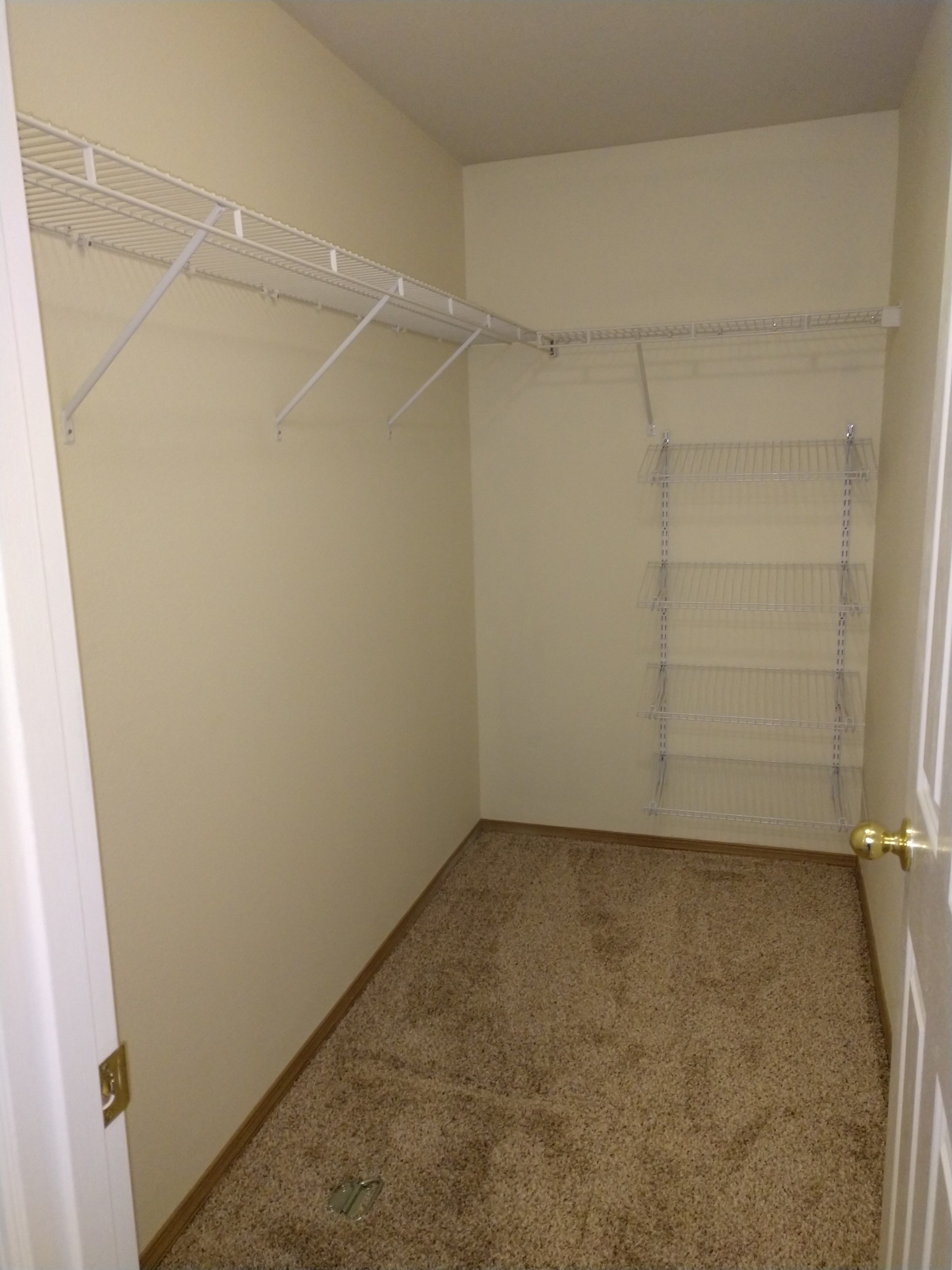 Master bed walk in closet_2019_11_26_.jpg