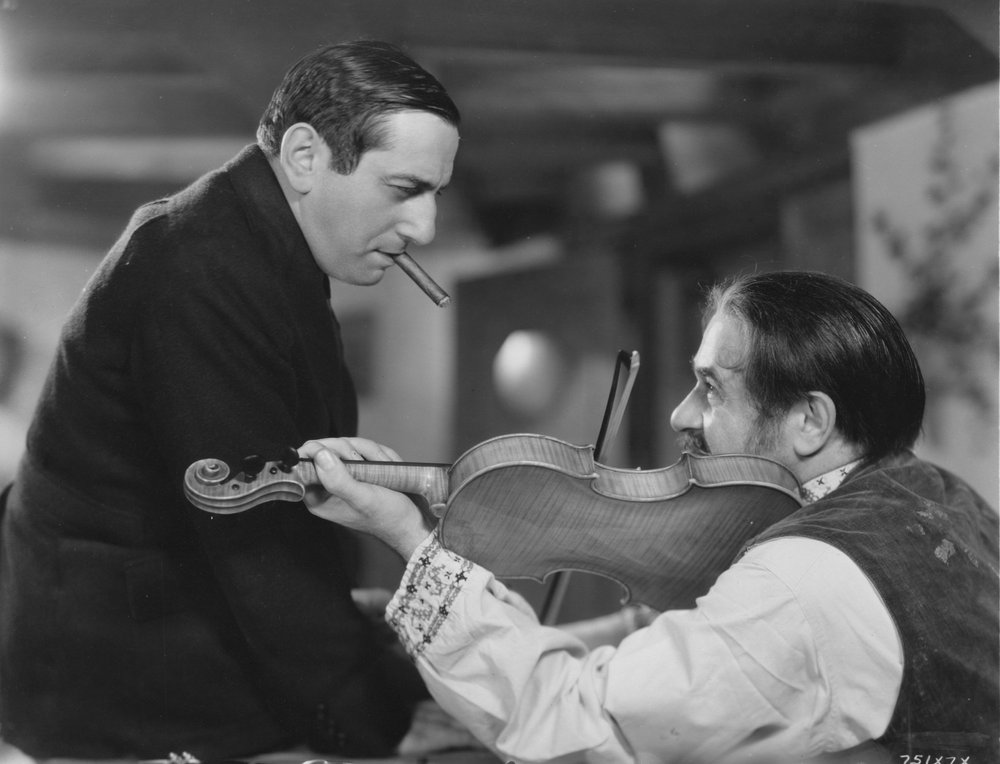 Lubitsch and a Marshovian fiddle player.