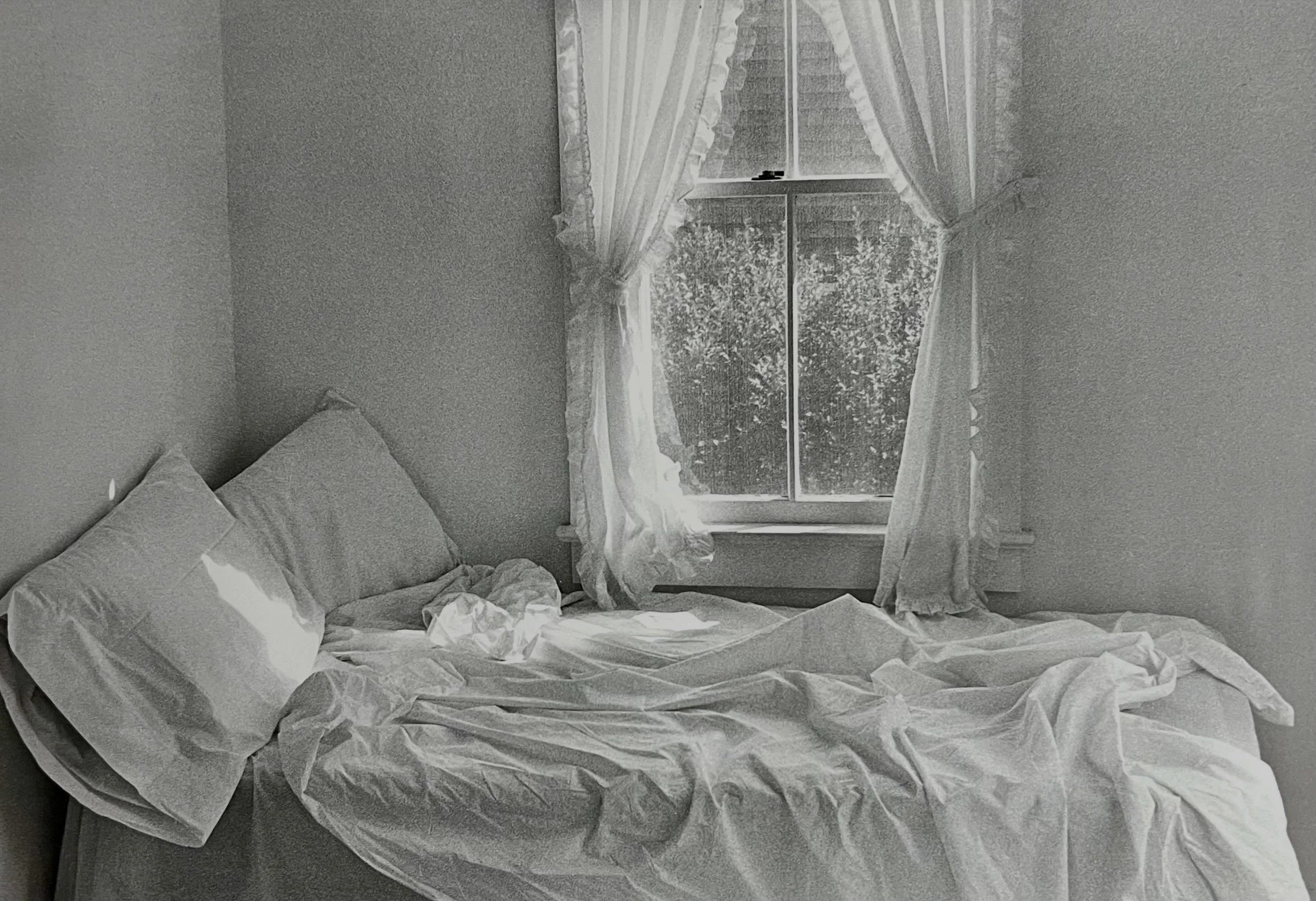 This Lilo Raymond photograph brings me summer in the deepest way. Always good to have a fab black and white photo in the mix.
.
.
.
#art #artoninstagram #artistsoninstagram #photography #summer