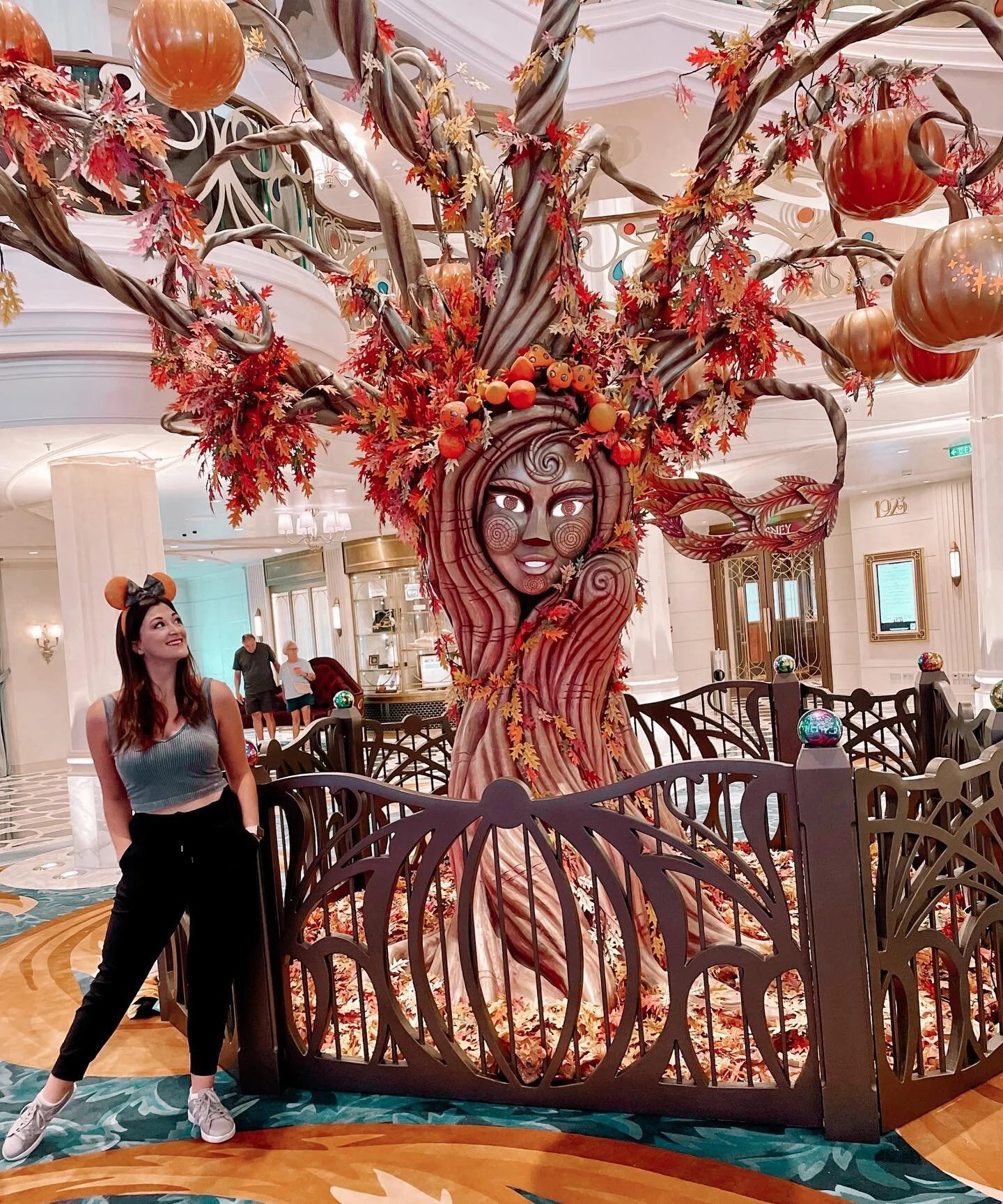 Hey Boo 🎃
&bull; &bull; &bull; &bull; &bull;
#wish1 #disneyperformer #dcljobs #disneycastlife #disneycrewlife #disneycruiseline #dcl #dclwish #disneywish #disney #wdwcm #disneytrip #halloween #halloweenonthehighseas #halloweencruise #disneyhalloween