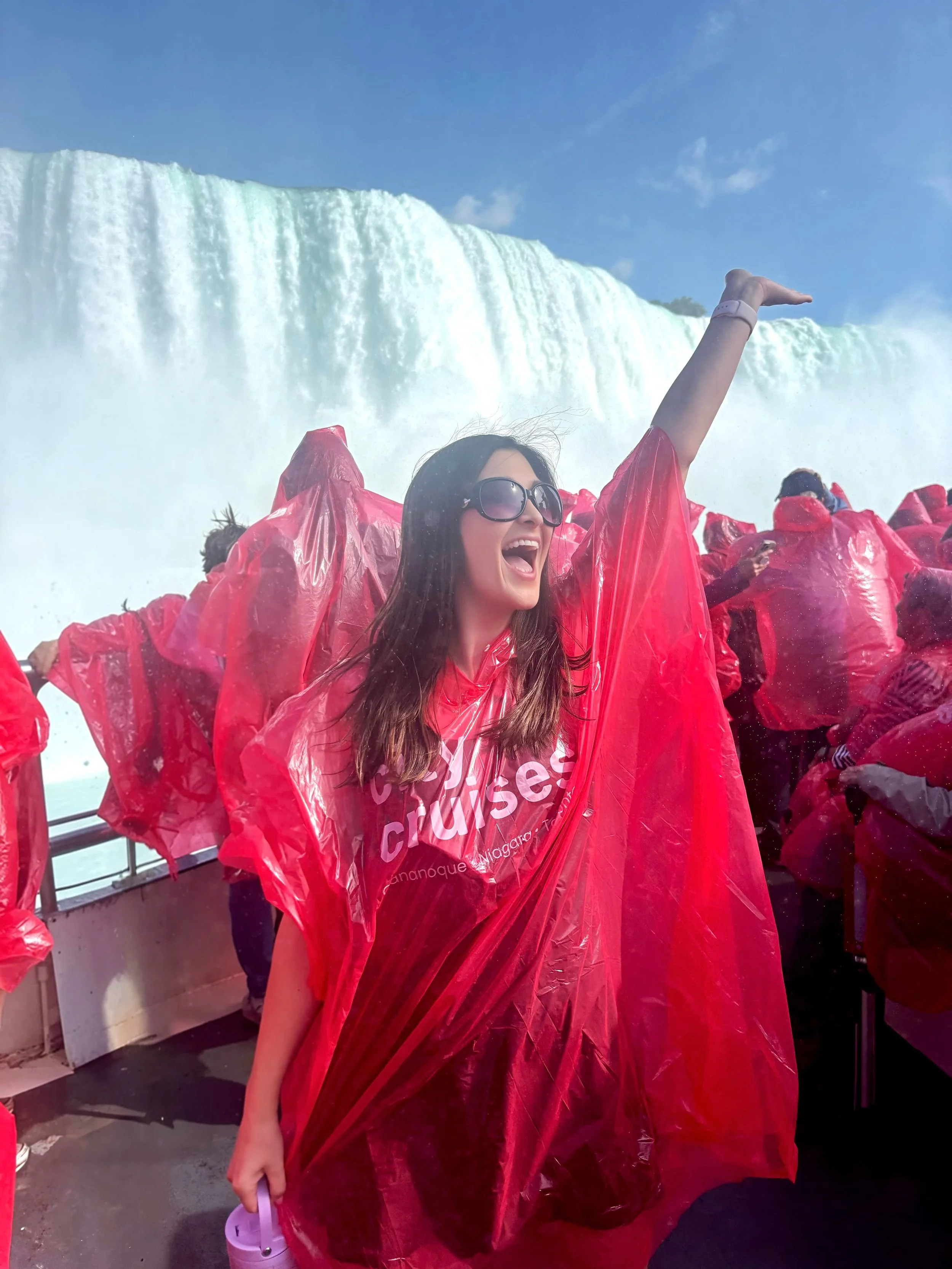 📍 Niagara Falls, Ontario 🇨🇦

Such a fun couple weeks spent here exploring the beautiful areas surrounding the Falls! Also first time exploring Niagara on the Lake where we quite literally almost blew away 😅 so happy to revisit this beautiful part