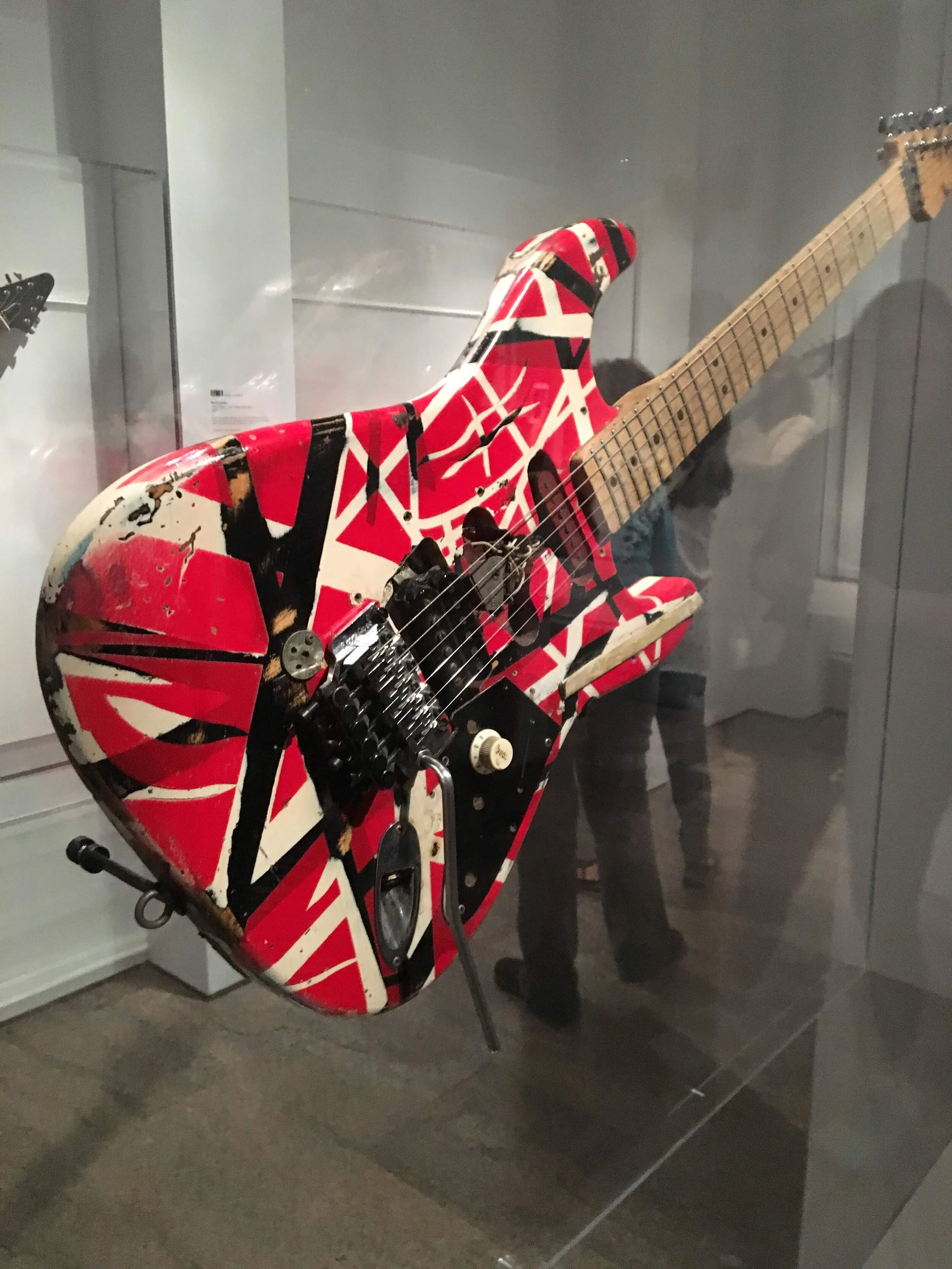 Eddie-Van-Halens-guitar-img.jpeg.jpg