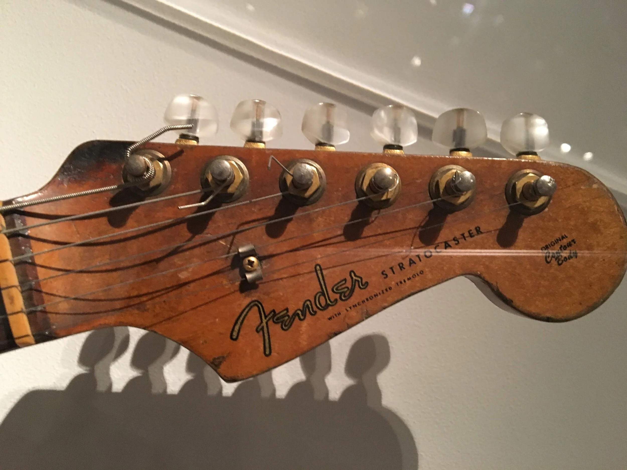 Stevei-Ray-Van-stratocaster-headstock-img.jpeg.JPG