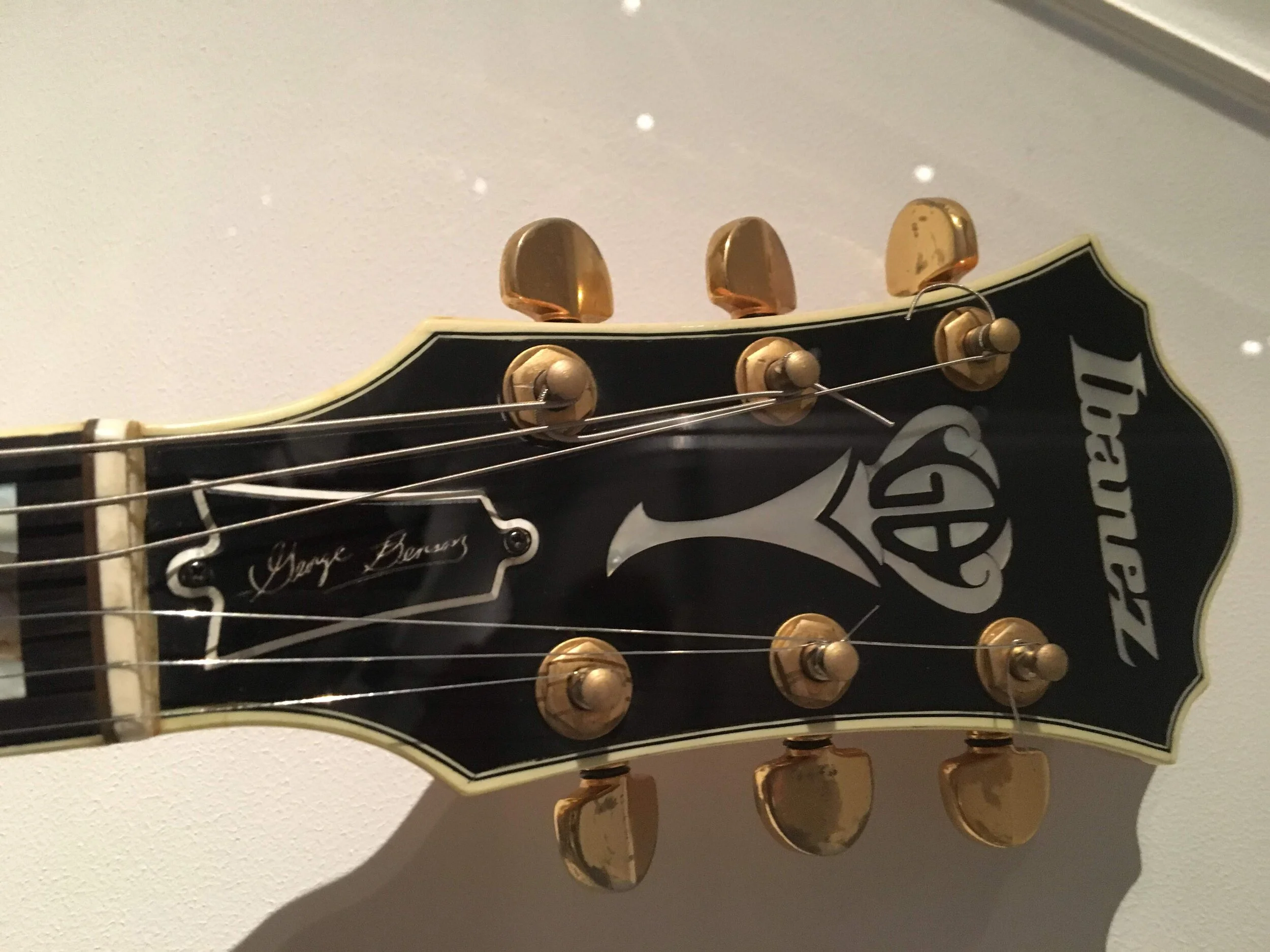 Joni-Mitchell-guitar-headstock-img.jpeg.JPG
