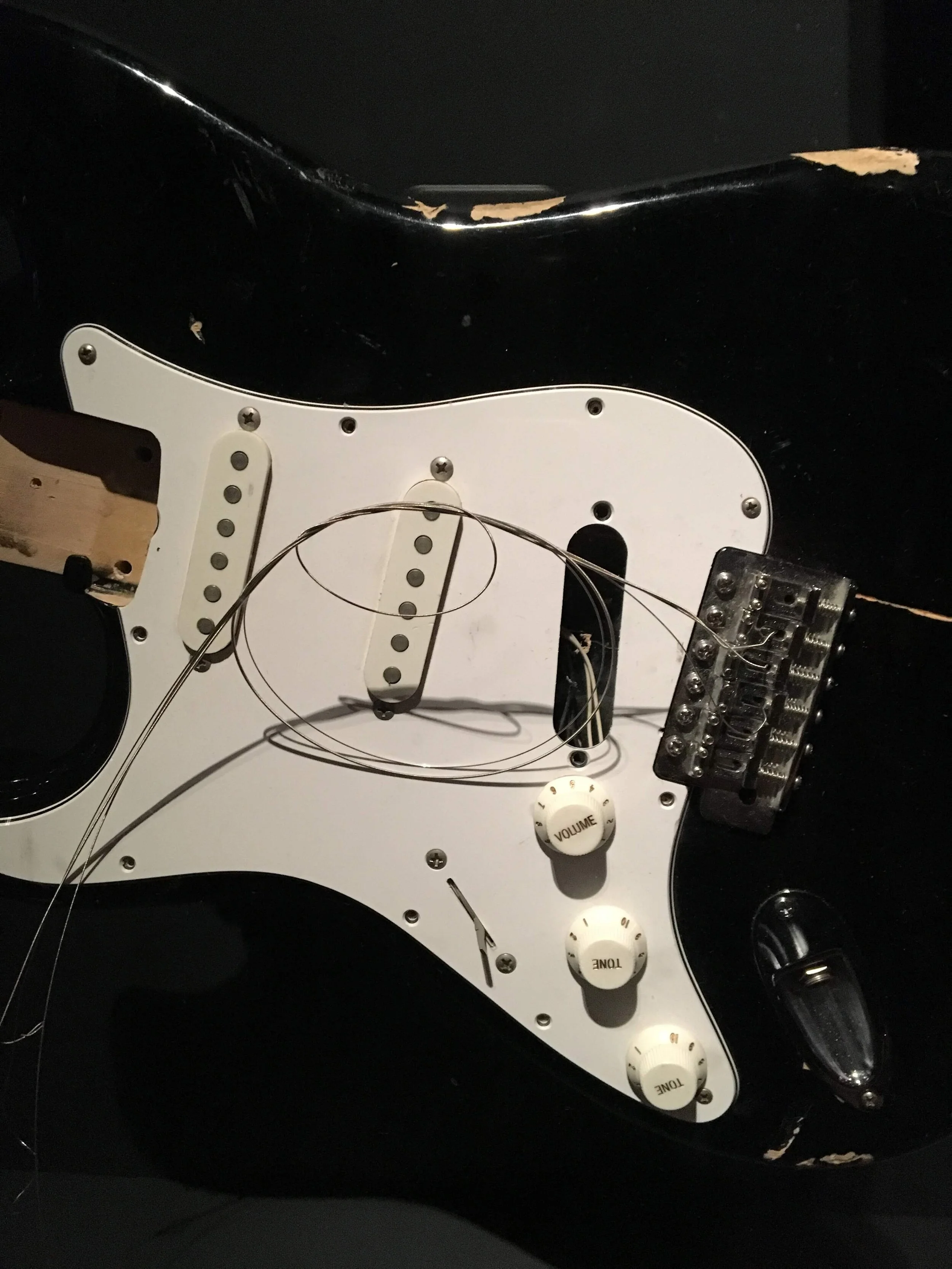 Curt-Cobain-Smashed-Stratocaster-Guitar-Body-img.jpeg.JPG