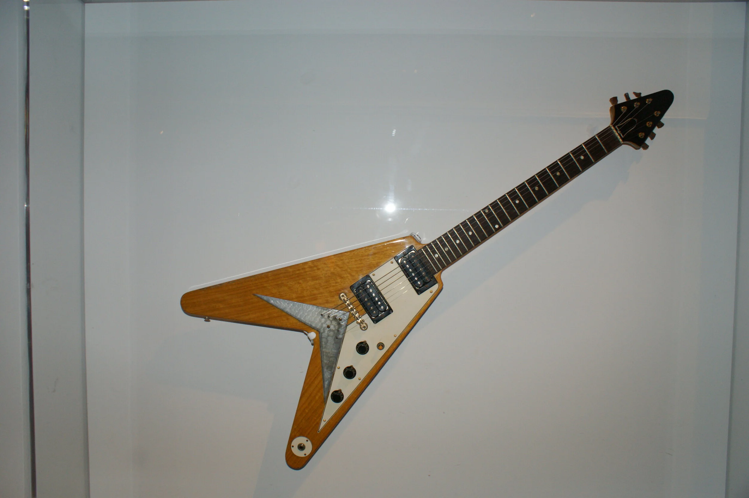 Neil-Young-Flying-V-Guitar-img.jpeg.JPG