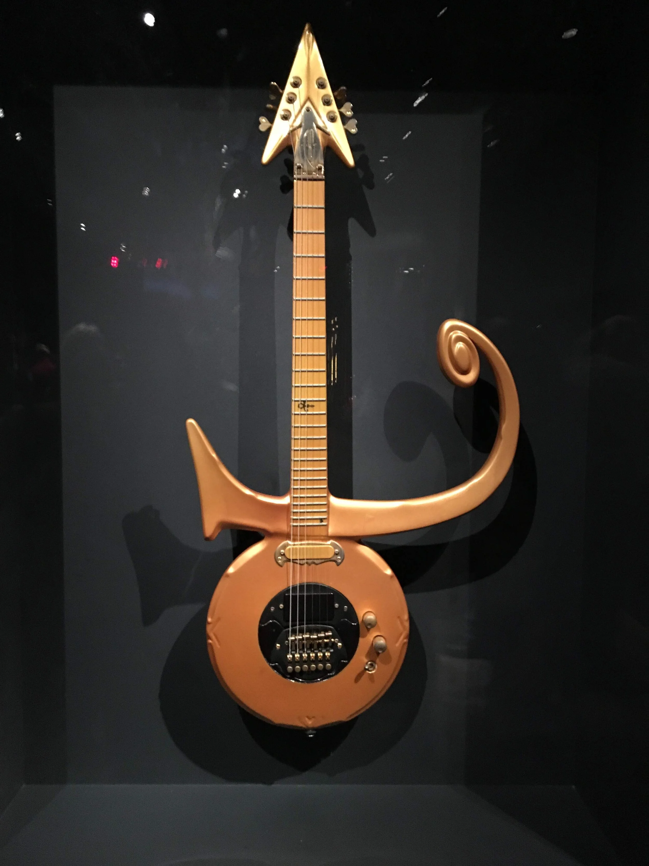 Prince-Guitar-img.jpeg.JPG