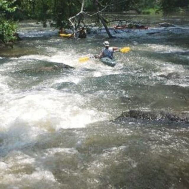 Albert Shoals, South River. Class IV rapids, Proceed with Caution. Finish with a cold one at @thealbertatl 🙌 southriverga.org #AlbertShoals #southriverga #southriverunites #southriver #atl #atlanta