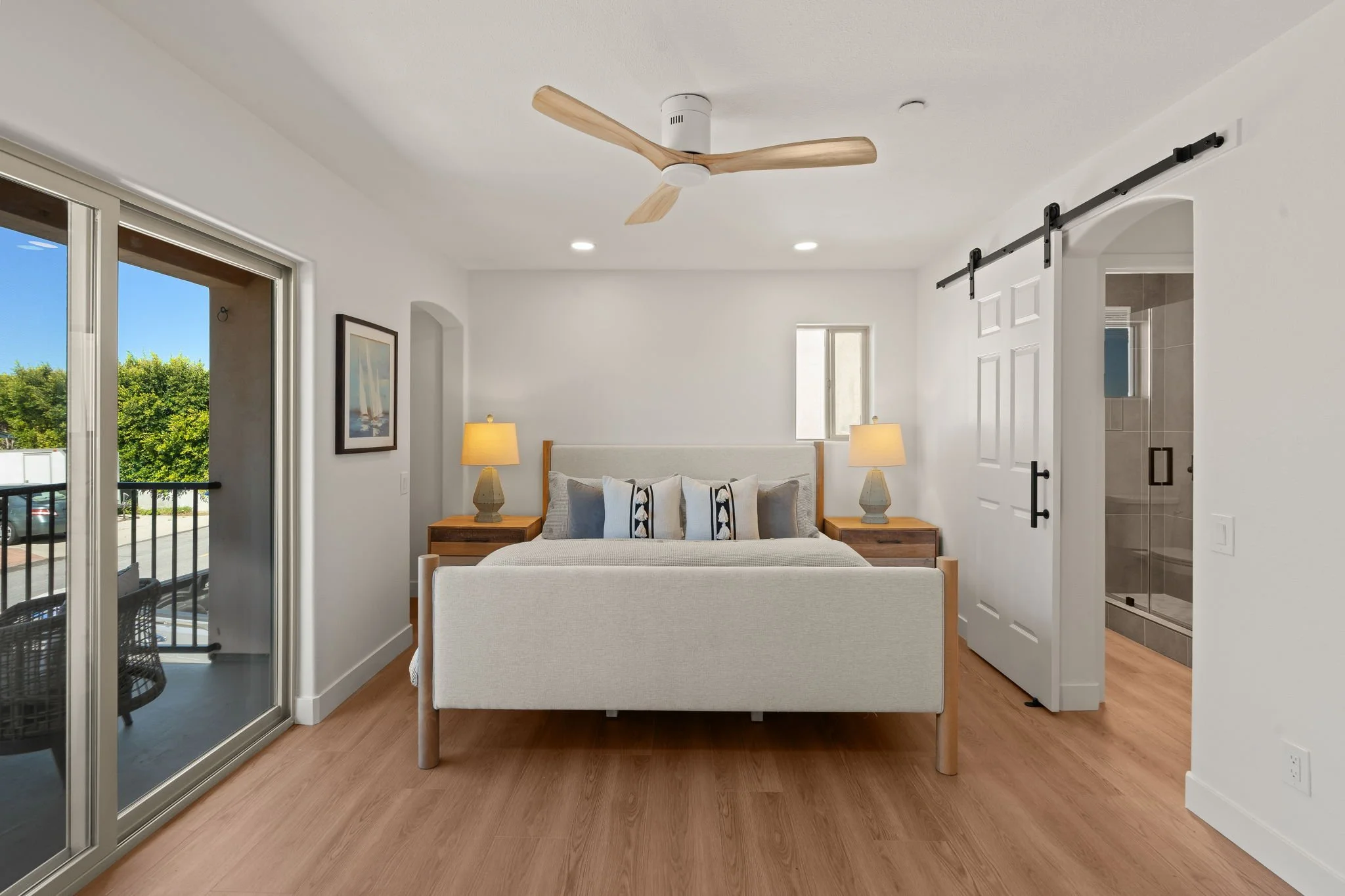 2483 Oxford Ave-22.jpg