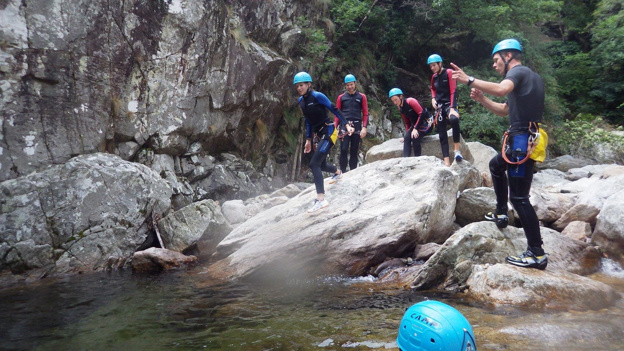 6538-canyoning op camping Domaine Le Peyral.jpg