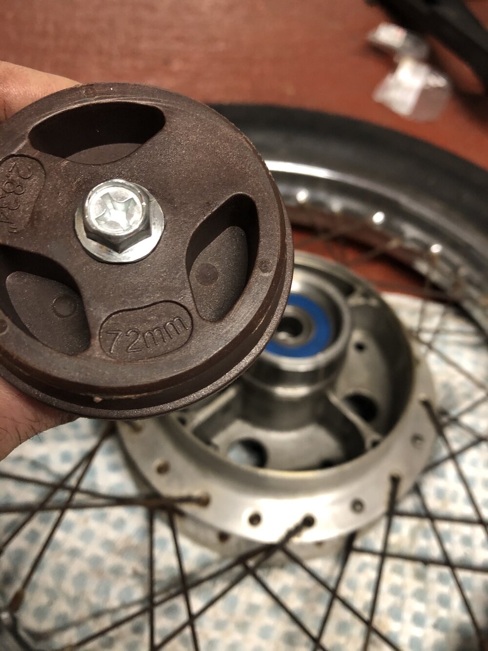 Mable Honda CB550 Cafe Racer rear wheel rebuild bearing driver tool size sprocket side.jpg