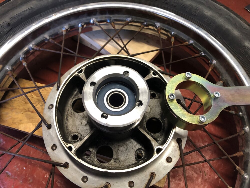 Mable Honda CB550 Cafe Racer rear wheel rebuild bearing retainer ring tool.jpg