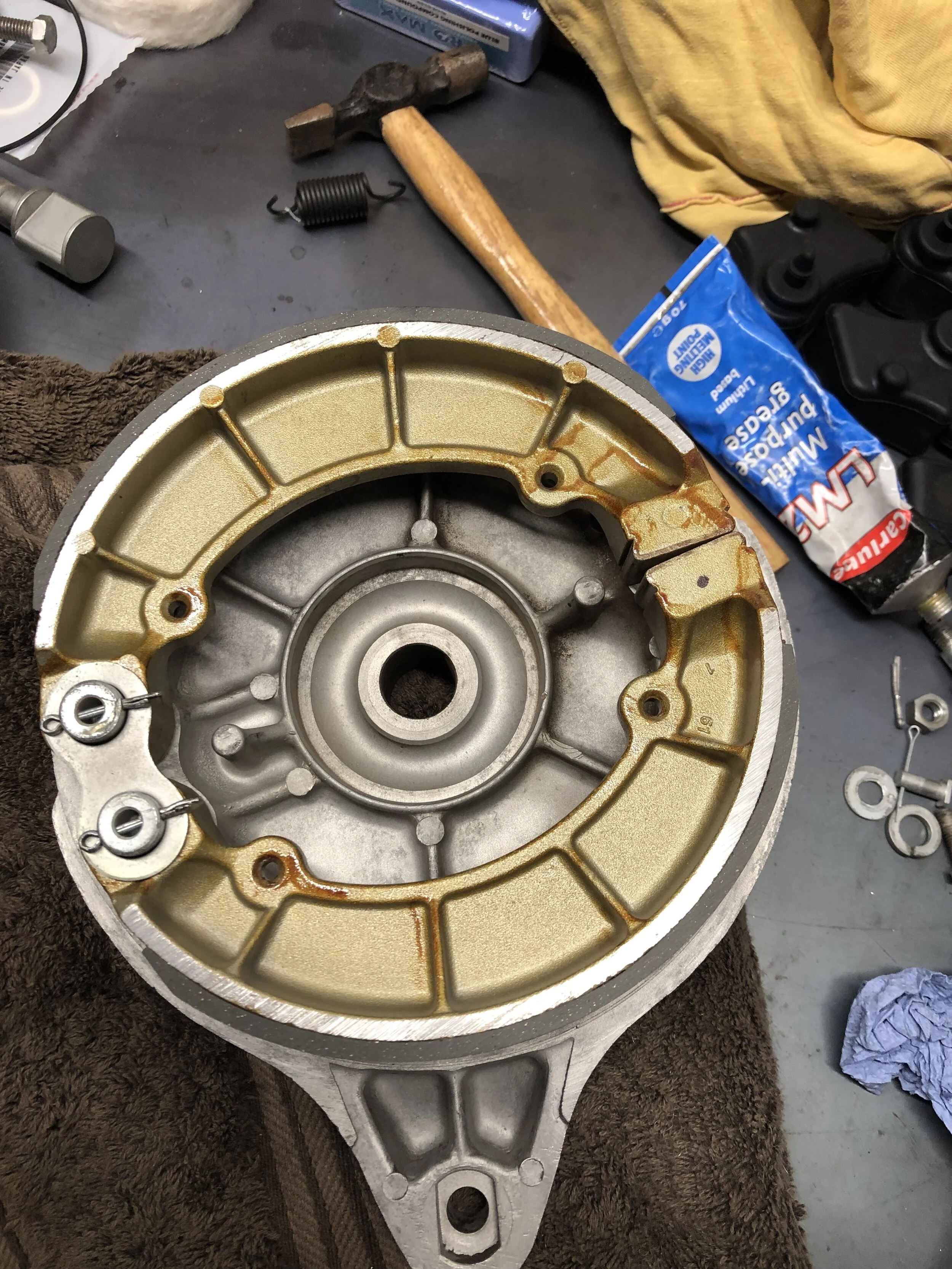 Honda CB550 rear wheel rebuild & bearing install — ride the miles