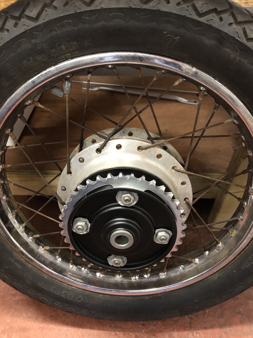 Mable Honda CB550 Cafe Racer wheel left.jpg