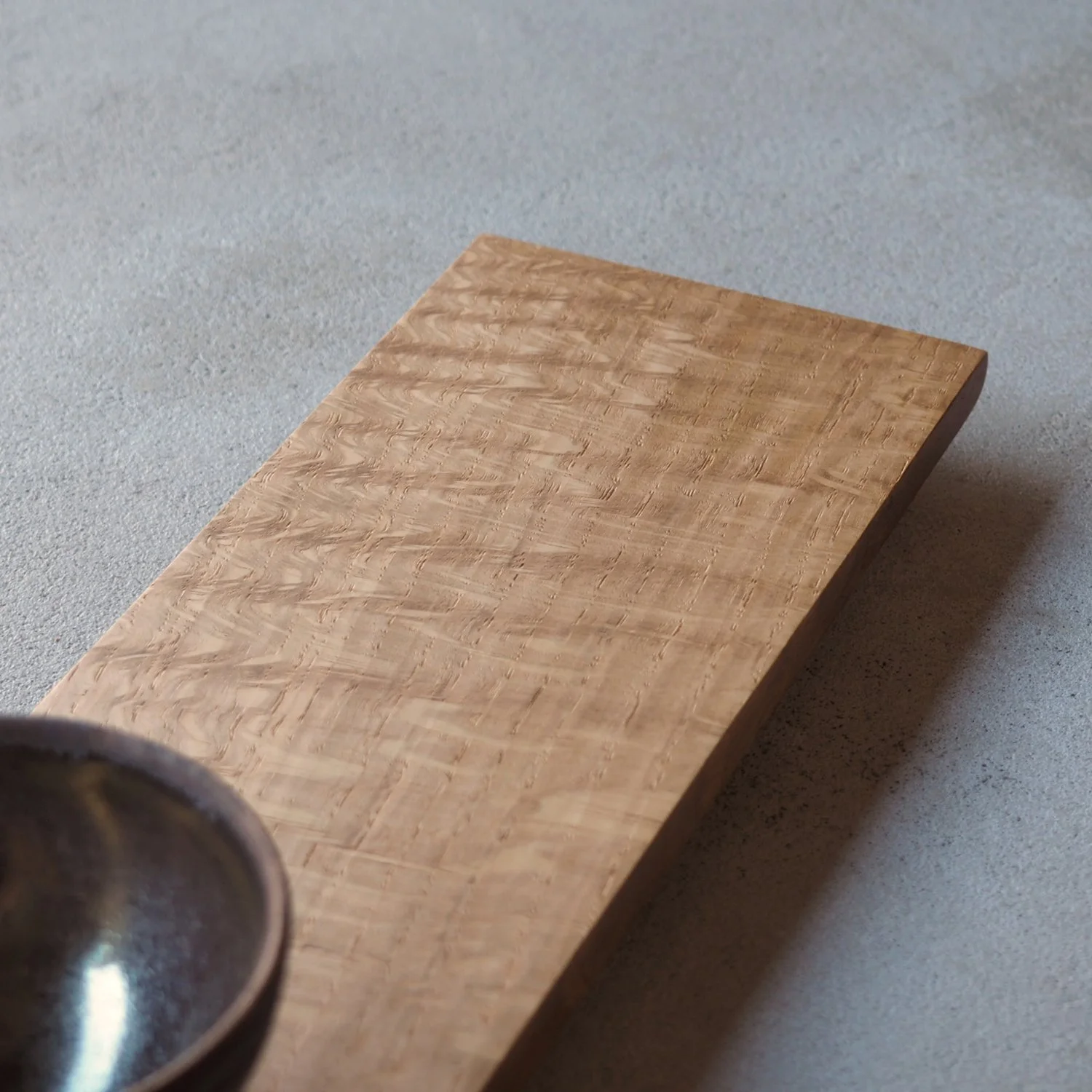 long-oak-tray-plinth-1b-pachadesign.jpg