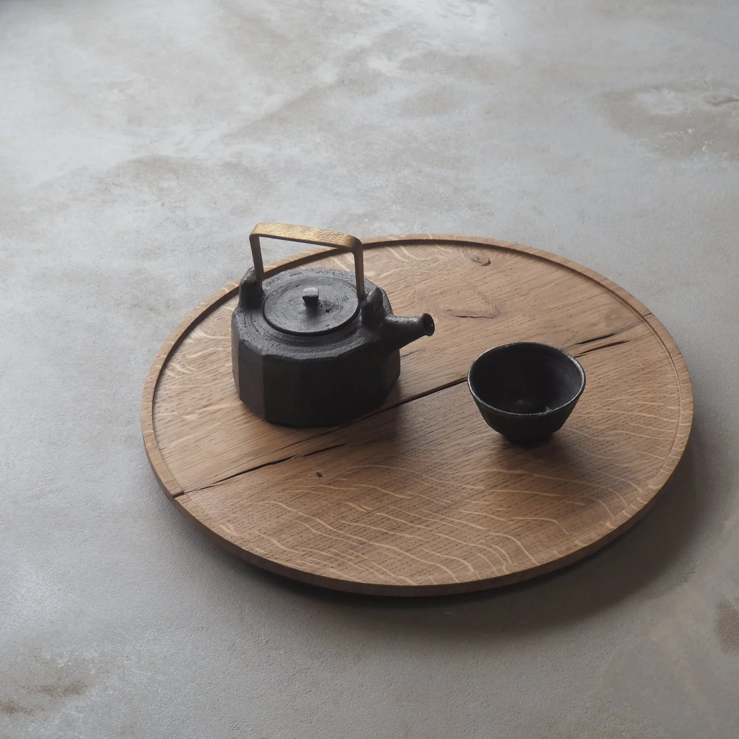 circular-oak-tray-3c-pachadesign.jpg