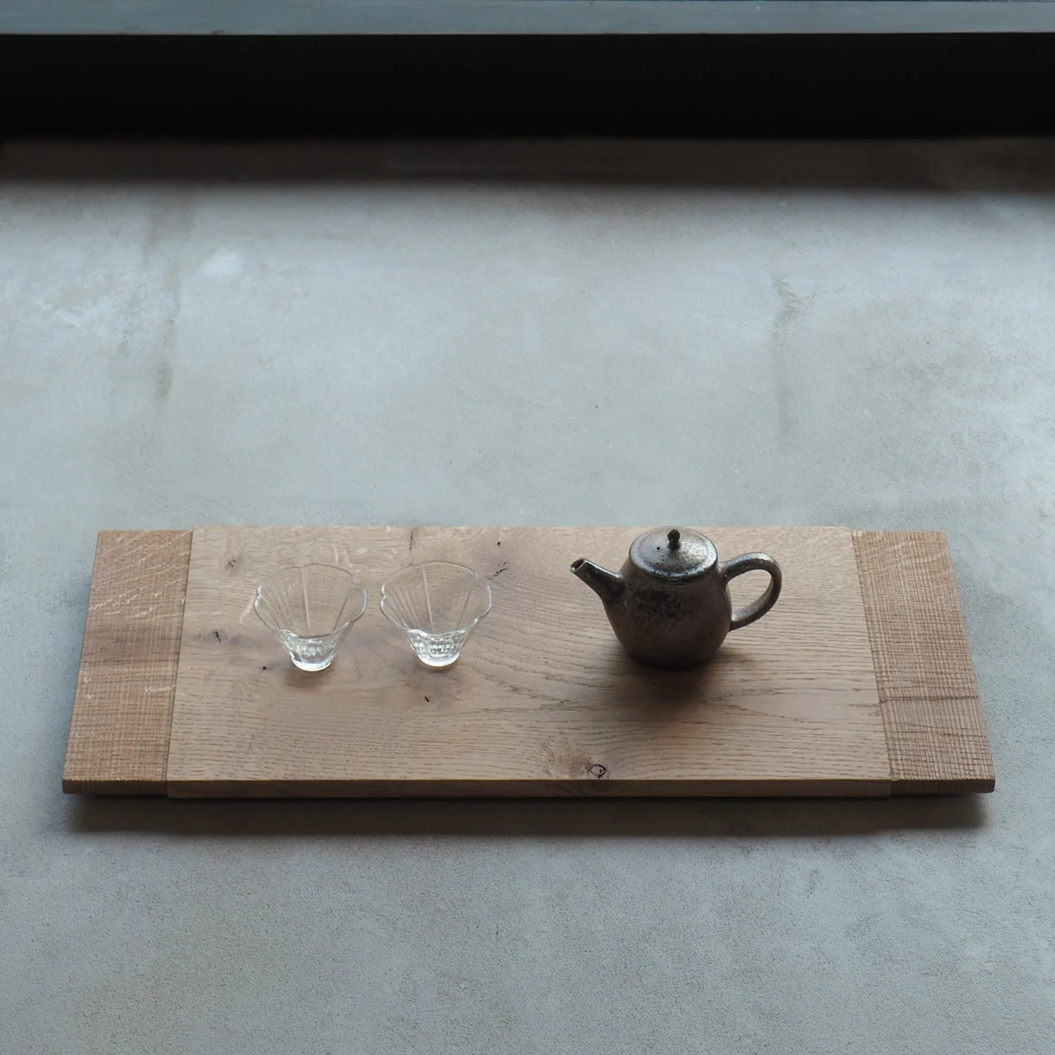 oak-tray-with-sawn-texture-1b-pachadesign.jpg