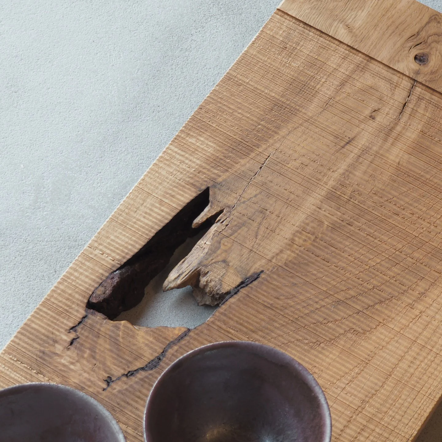 oak-tray-with-sawn-texture-3d-pachadesign.jpg