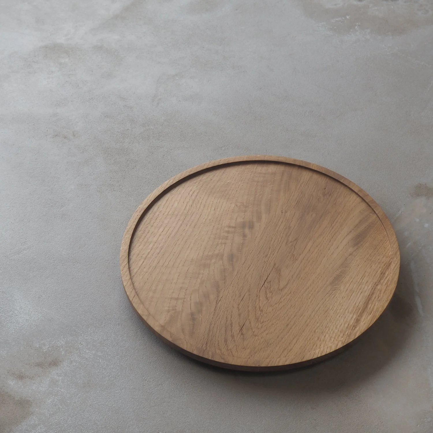 circular-oak-tray-4c-pachadesign.jpg