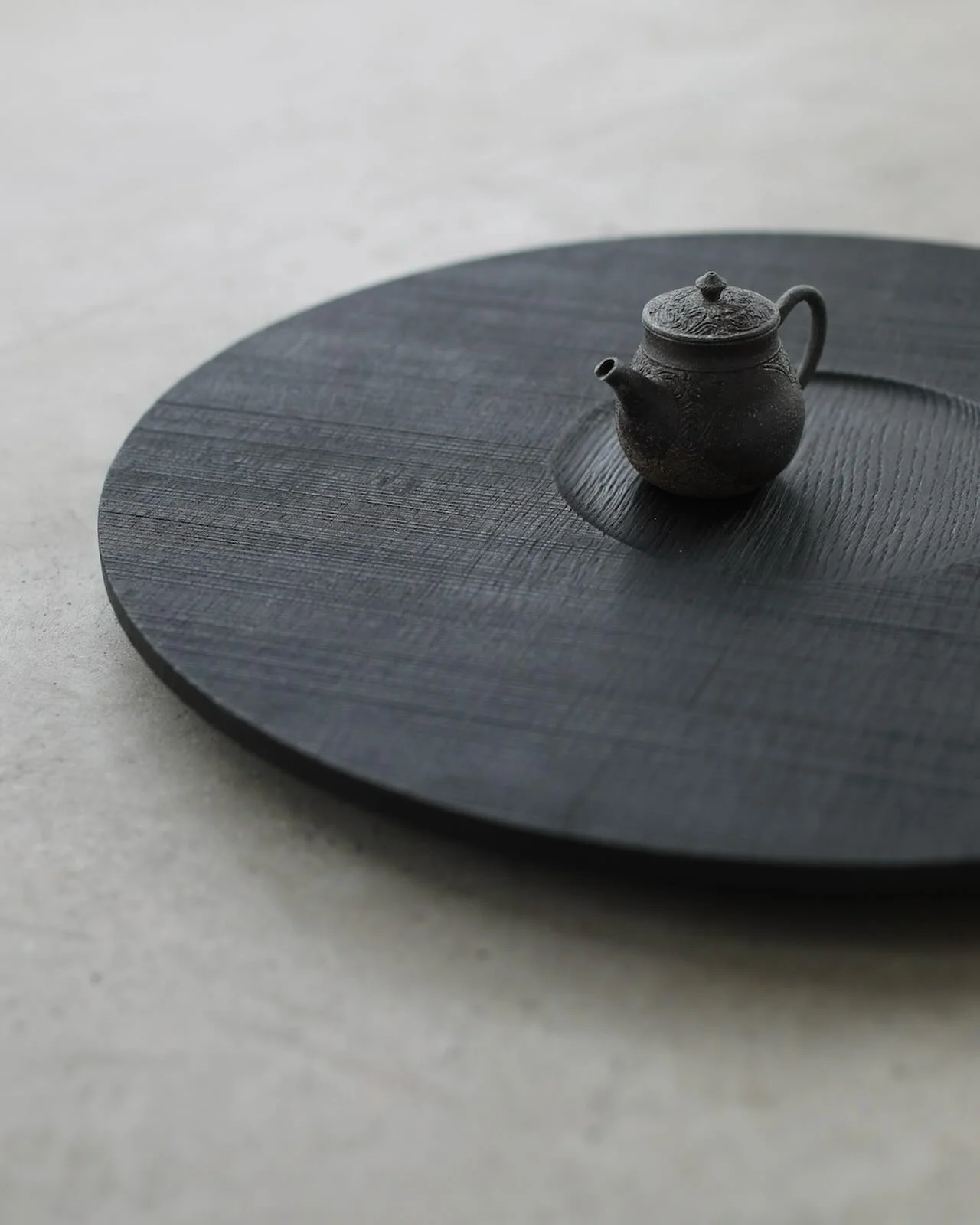 A little sneak peek at one of our new pieces, made for the upcoming exhibition Ritual Objects opening next week at @maudandmabellondon - Large Circular Tray in Burnt English Oak, with sawn texture and inner circle.

We&rsquo;re so excited to be part 