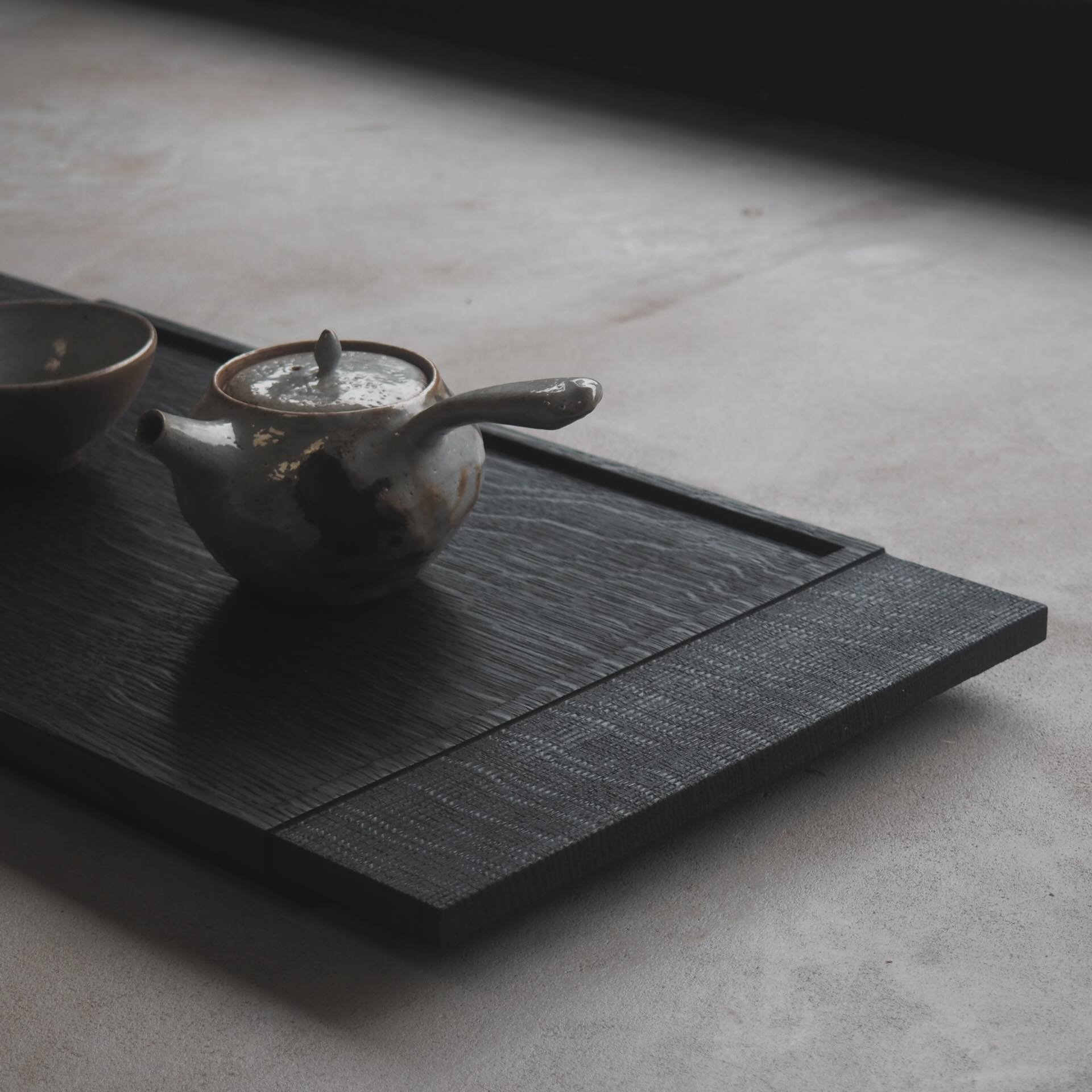 Another piece from our current collection available @maudandmabellondon 
This sculptural tray in burnt English oak has sawn textured handles and a subtle rebate to contain your teaware.
Burnt to a beautiful deep black, this piece features stunning me