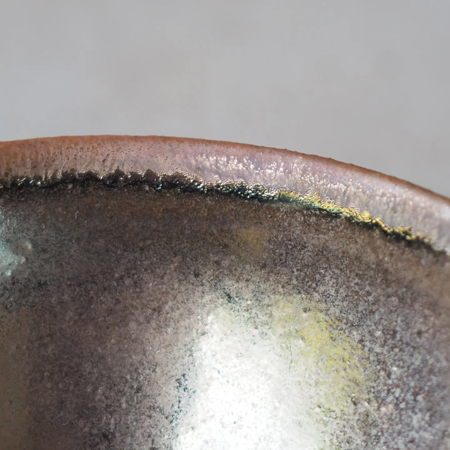 iron-wash-shino-open-yunomi-1c-pachadesign.jpg