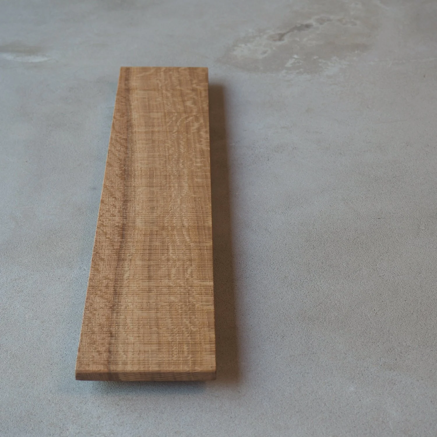 long-oak-tray-plinth-with-sawn-texture-1c-pachadesign.jpg