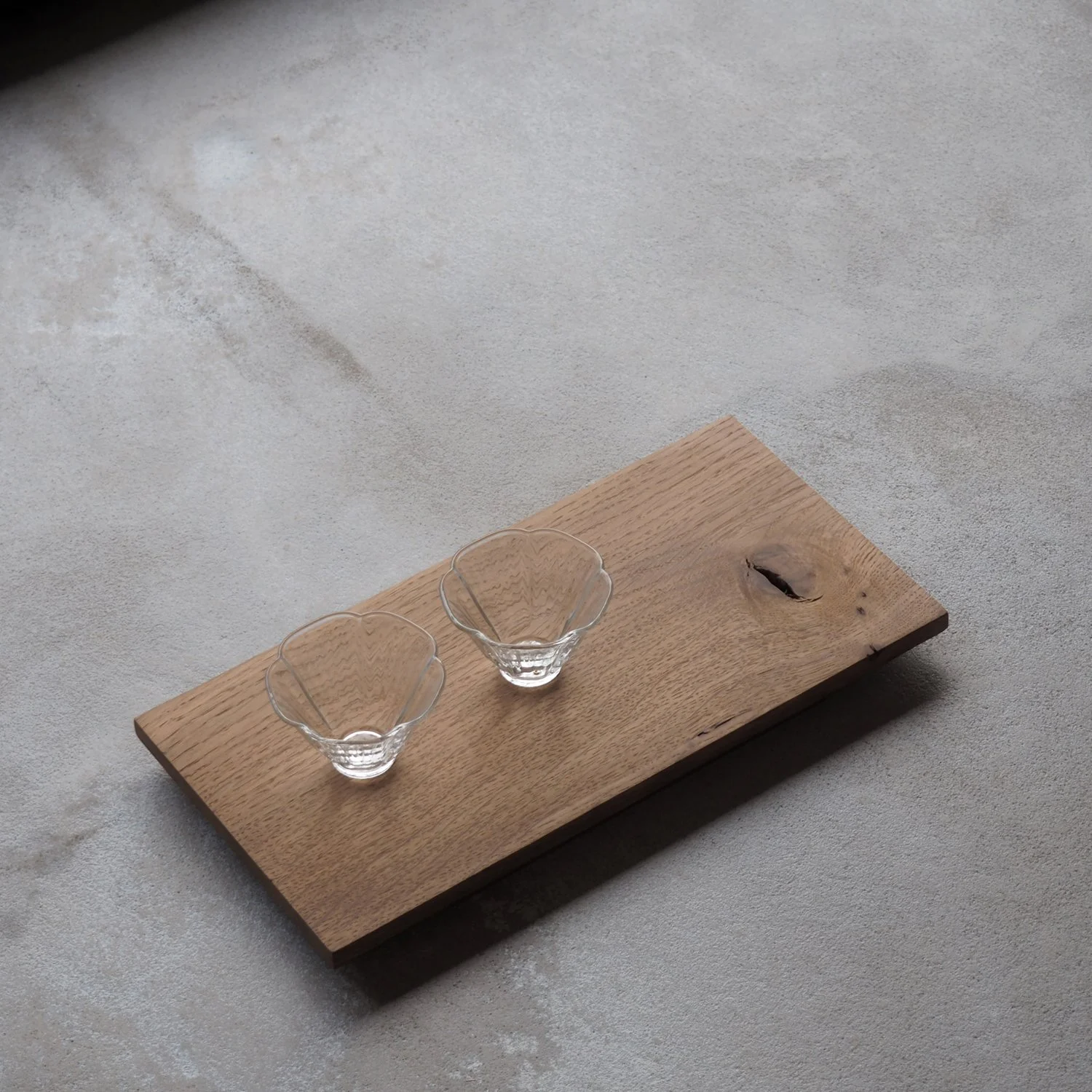 small-oak-tray-plinth-1a-pachadesign.jpg