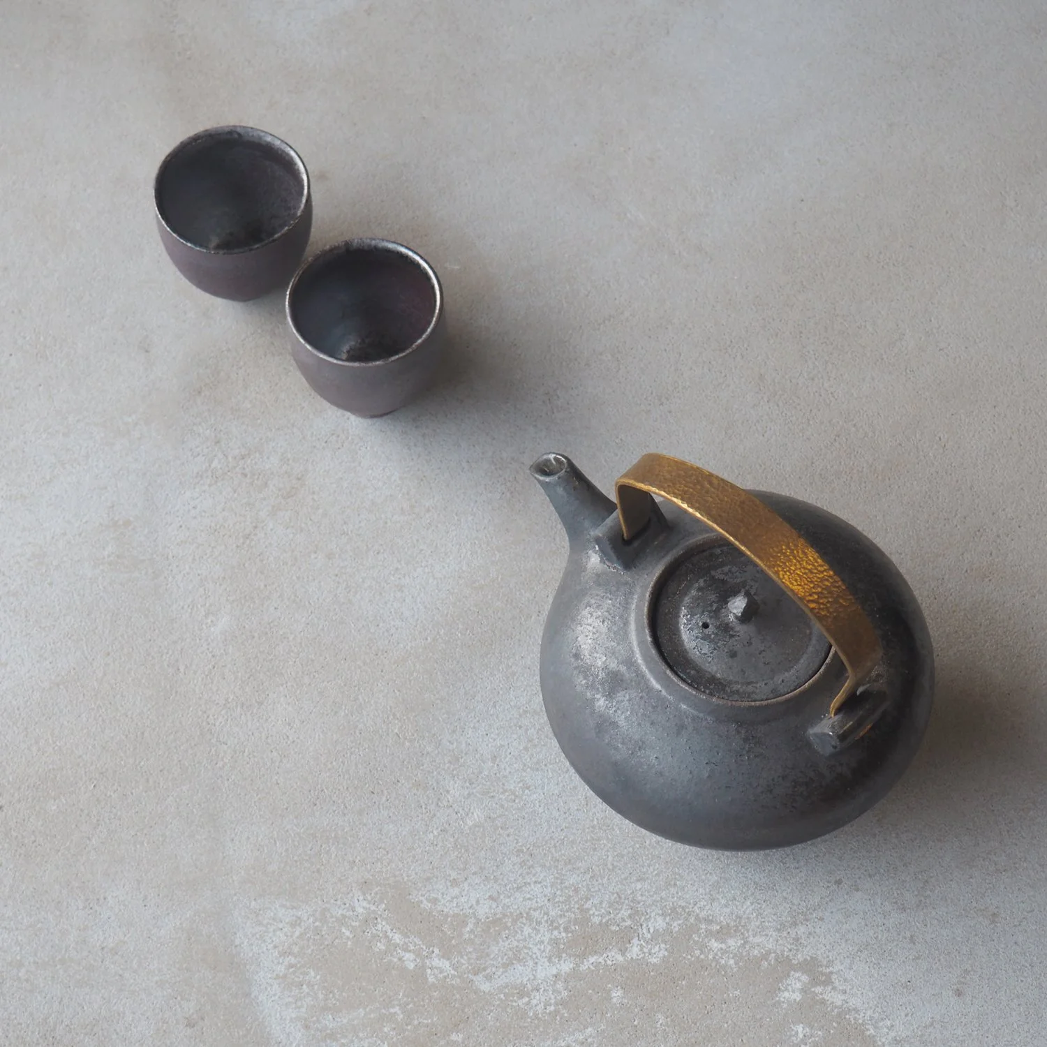 iron-wash-teapot-1e-popalini-jezando-pachadesign.jpg