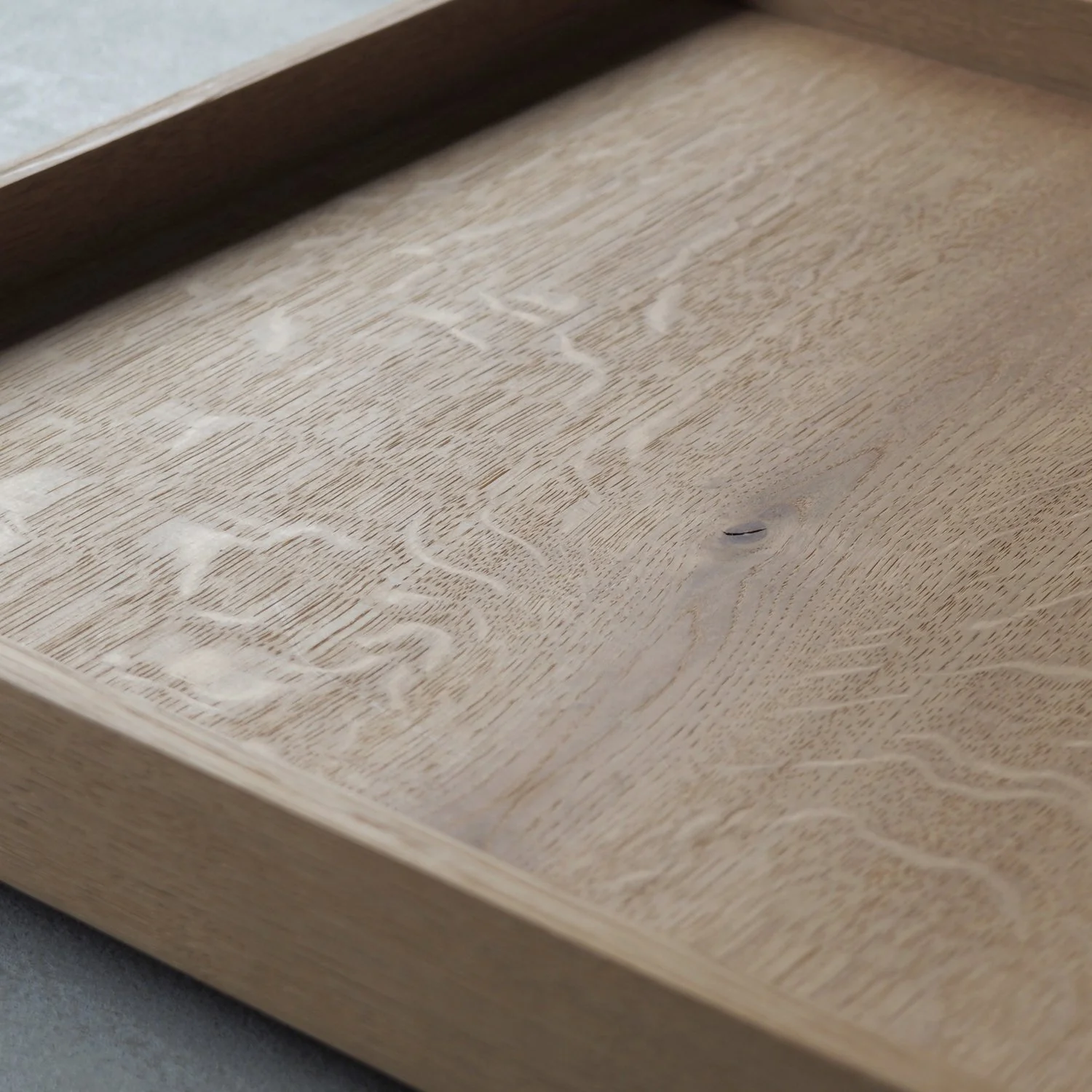 oak-and-brass-tray-1e-pachadesign.jpg