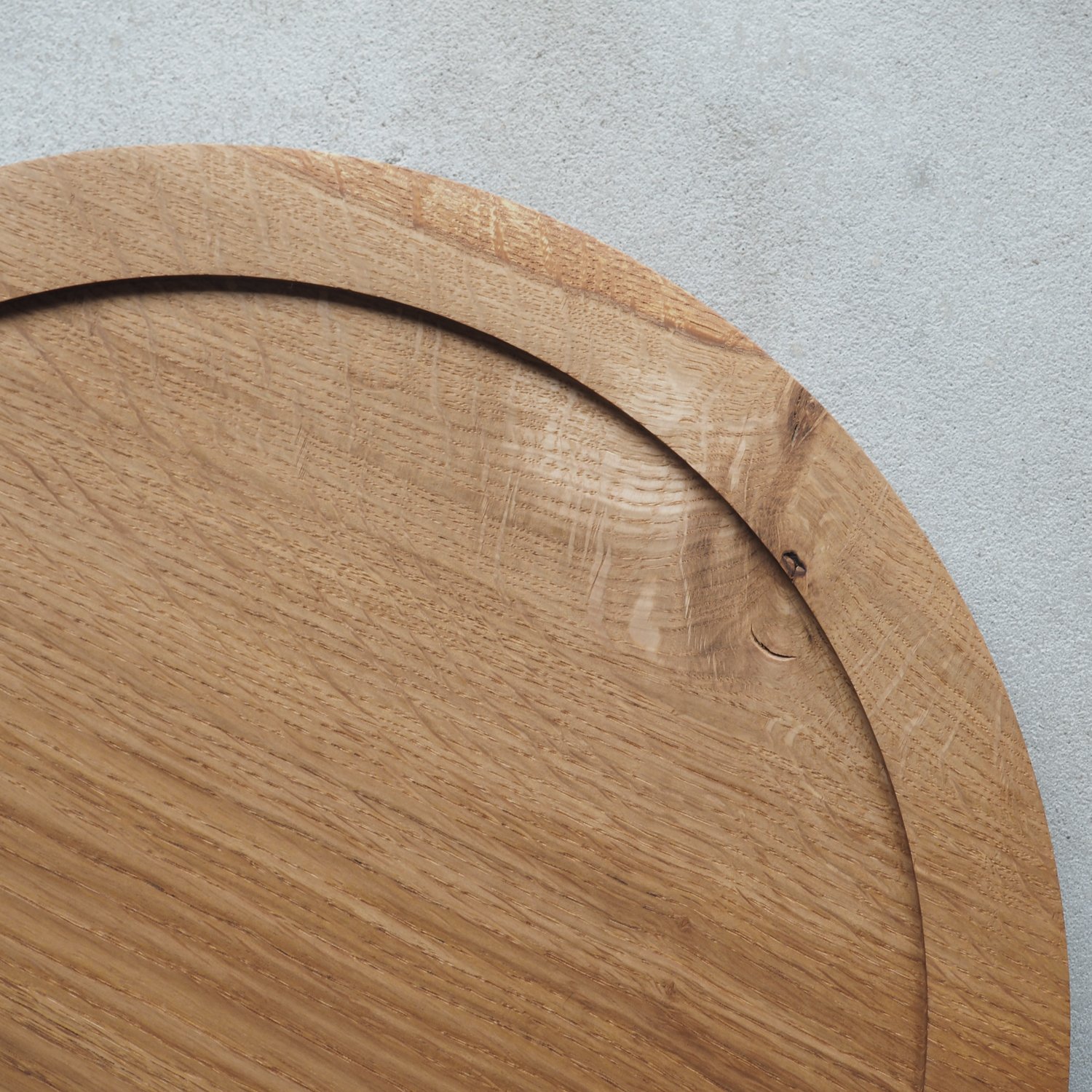 circular-oak-tray-2c-pachadesign.jpg