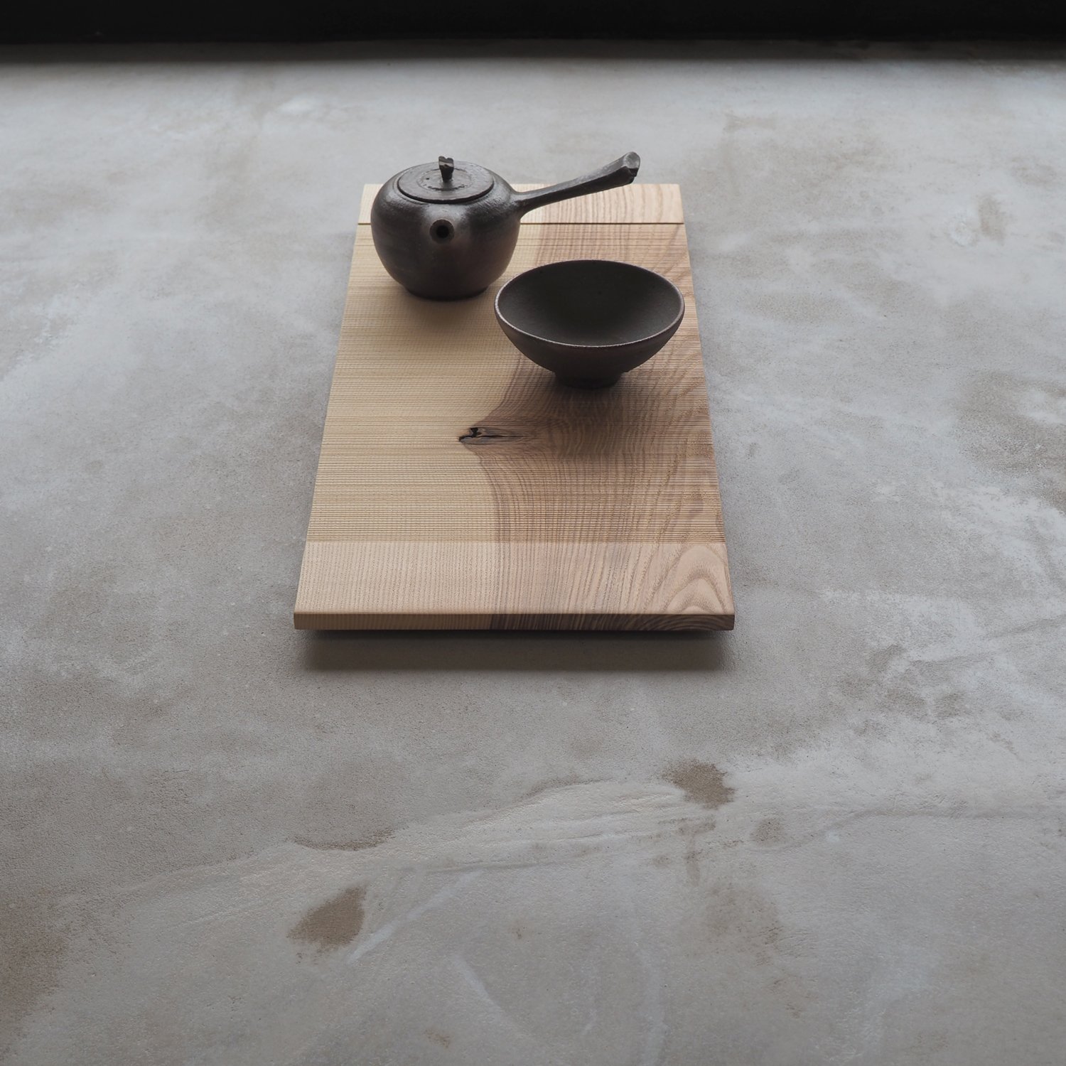 ash-tray-with-sawn-texture-1b-pachadesign.jpg