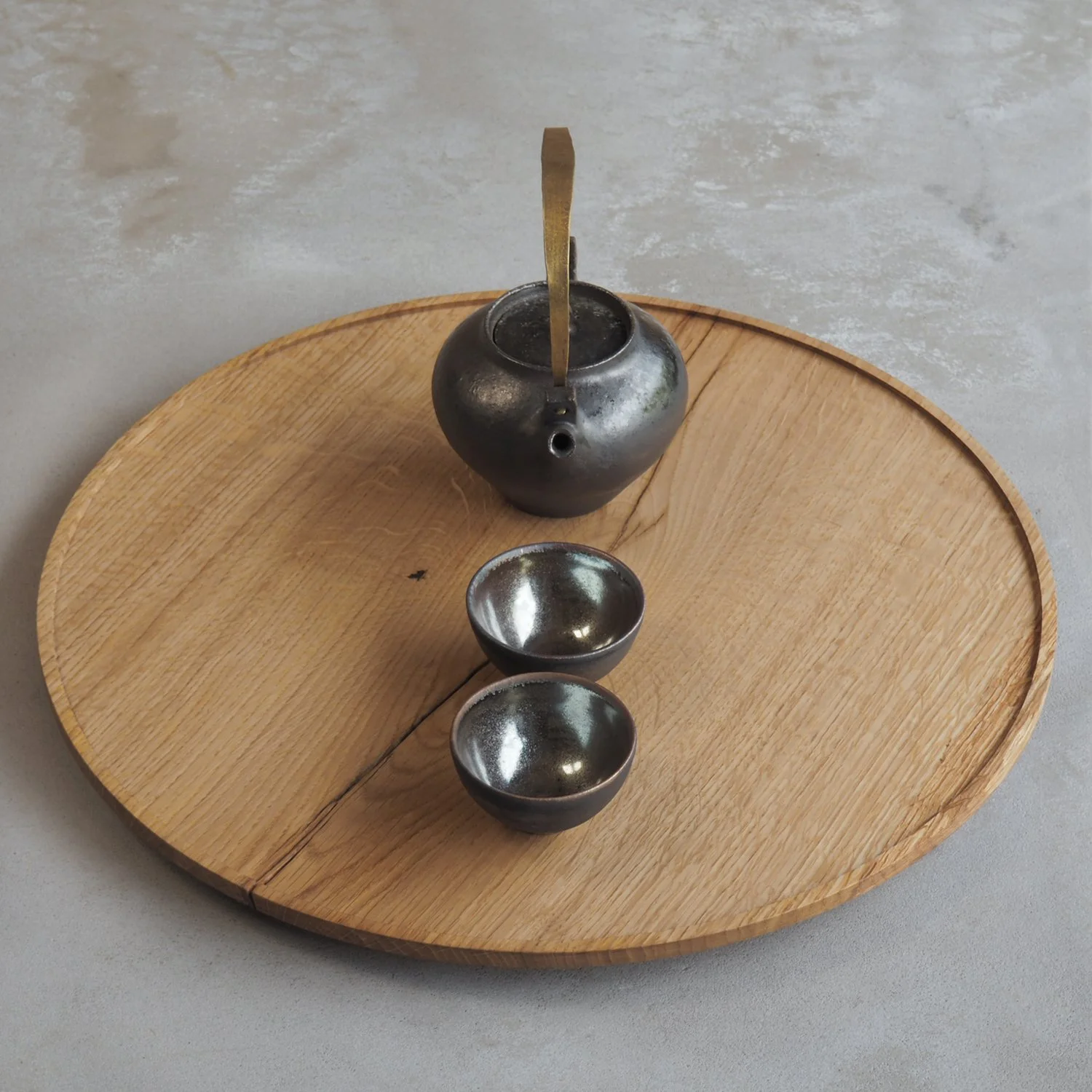 circular-oak-tray-1c-pachadesign.jpg