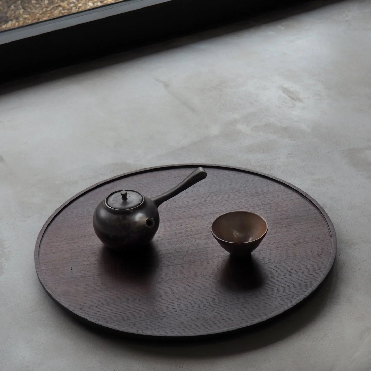 circular-tray-smoked-ash-1b-pachadesign.jpg