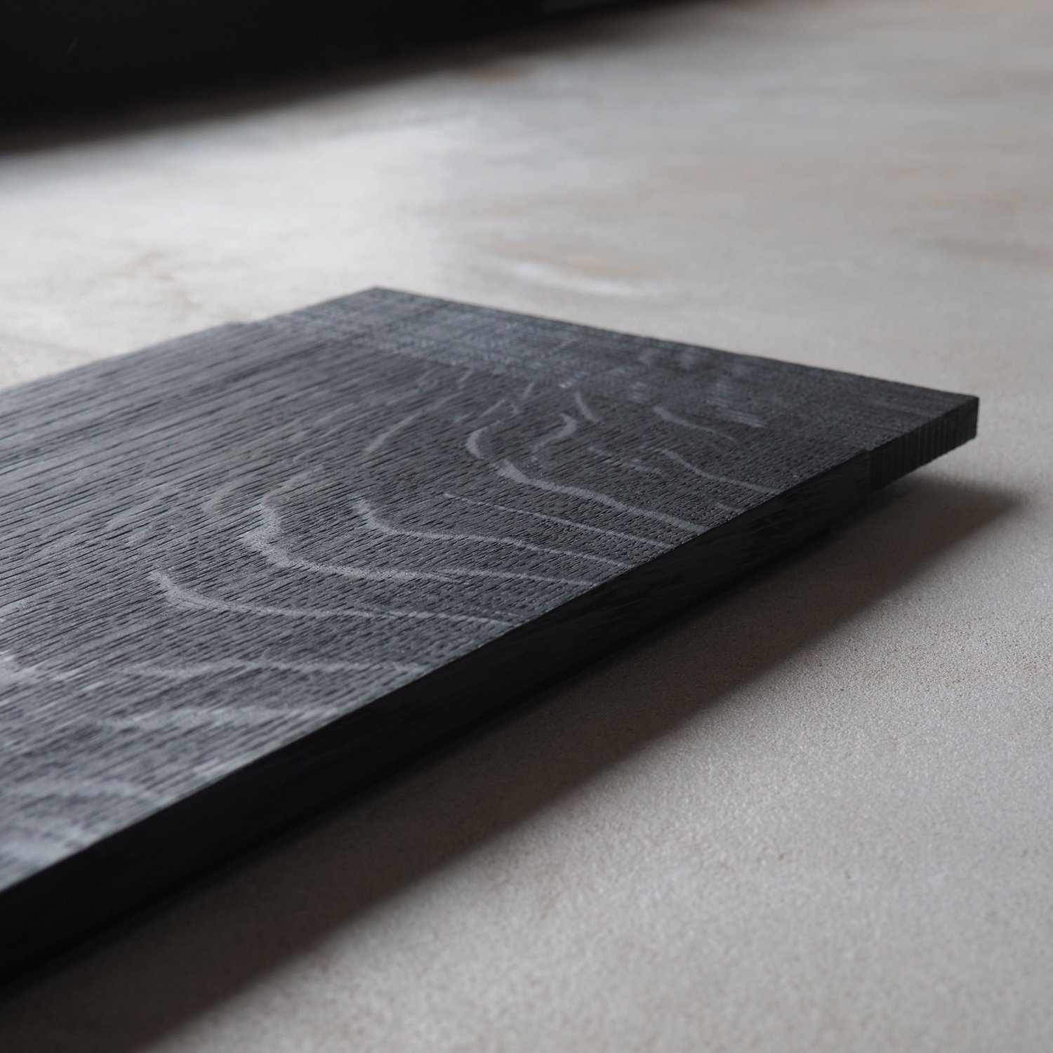 burnt-oak-tray-with-sawn-texture-2e-pachadesign.jpg