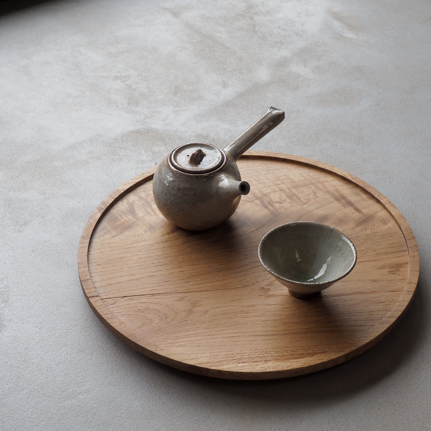 circular-oak-tray-4b-pachadesign.jpg