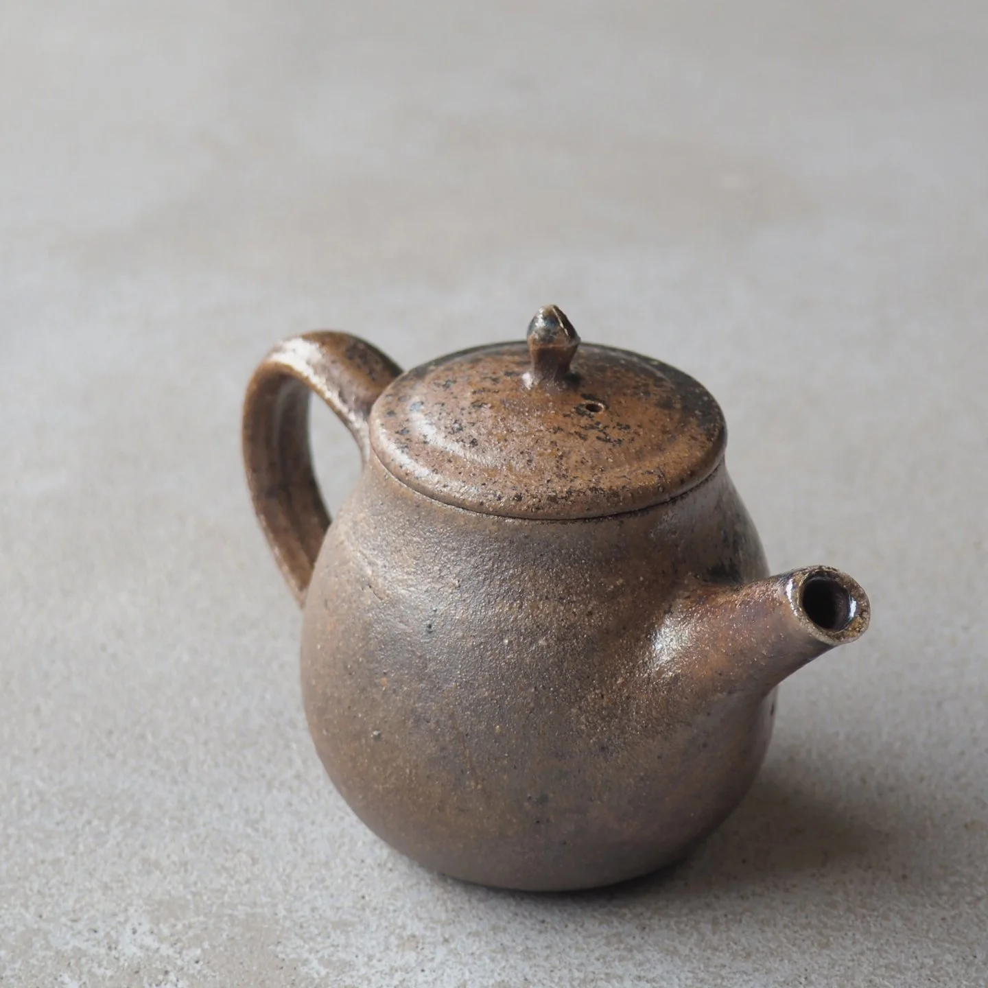small-wood-fired-teapot-1c-pachadesign.jpg