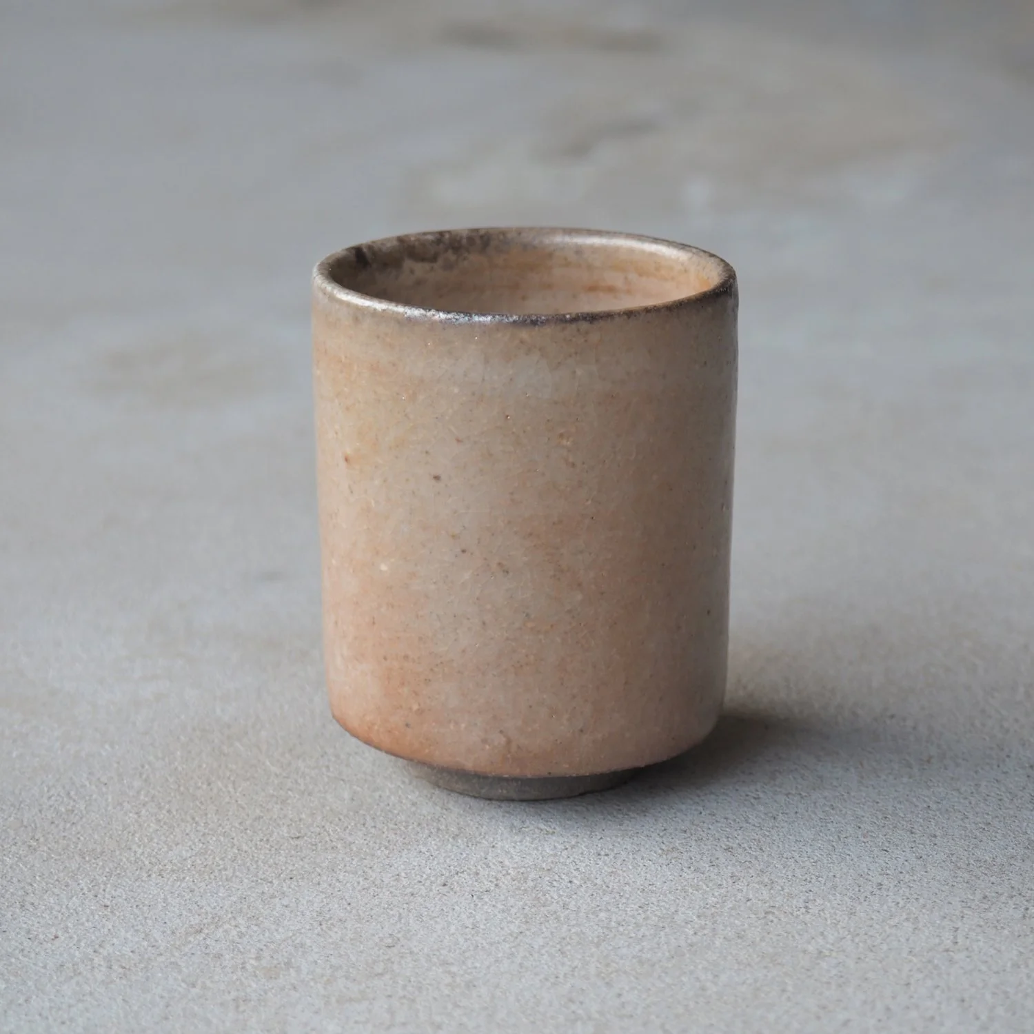tall-shino-yunomi-1e-pachadesign.jpg