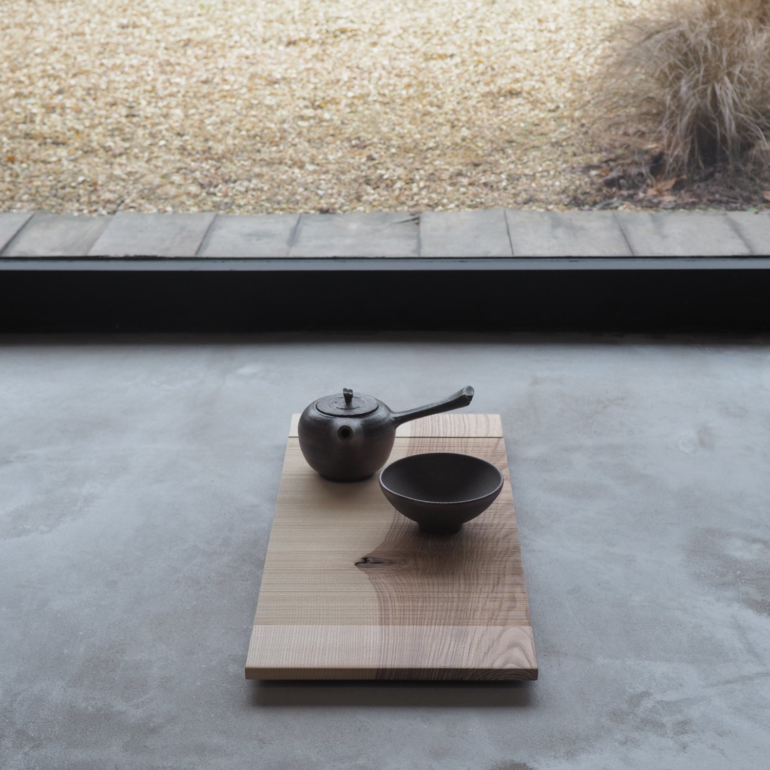 ash-tray-with-sawn-texture-1a-pachadesign.jpg