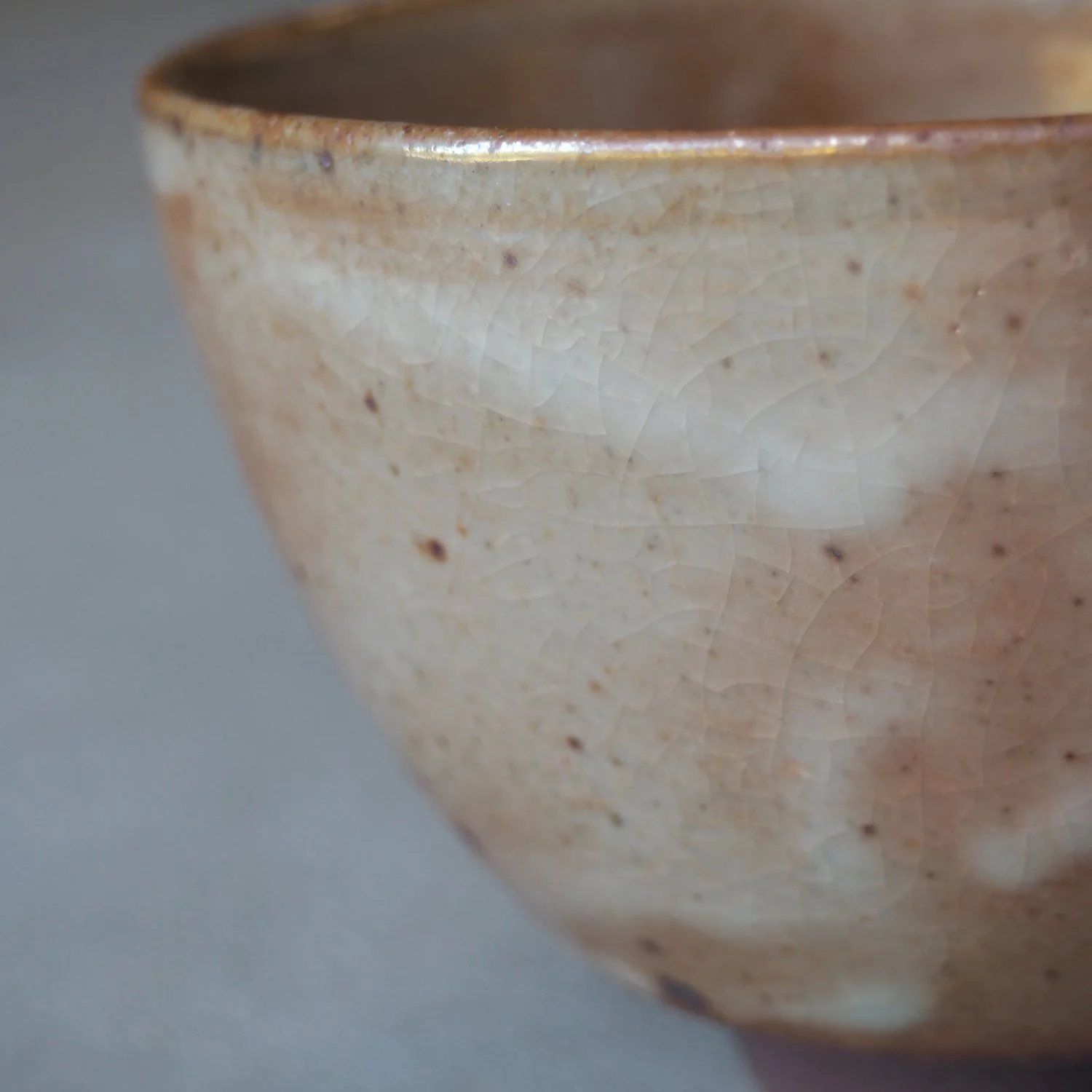 shino-chawan-1e-pachadesign.jpg