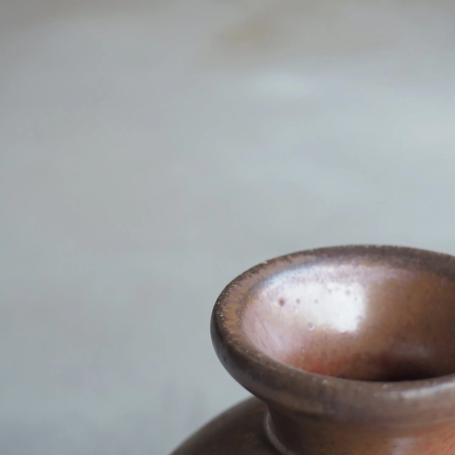 shino-vase-2c-pachadesign.jpg