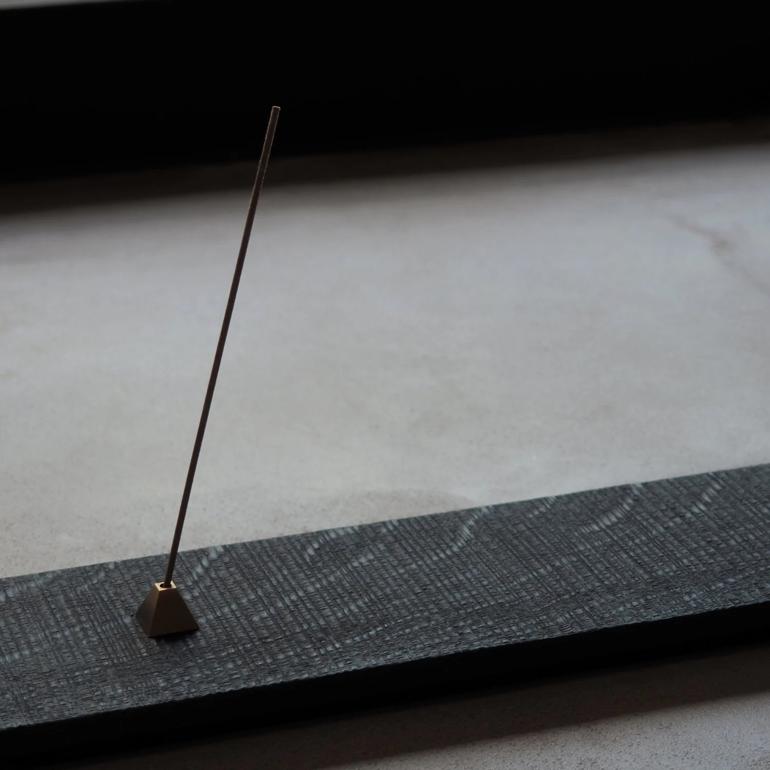 long-burnt-oak-tray-plinth-with-sawn-texture-1b-pachadesign.jpg