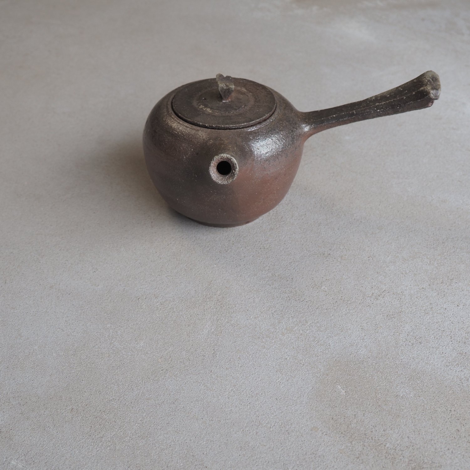 unglazed-teapot-popandjez-1a-pachadesign.jpg