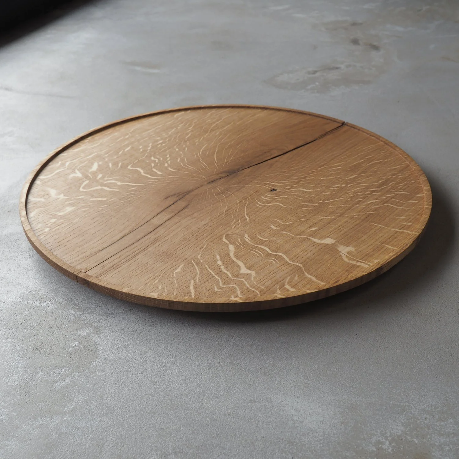 circular-oak-tray-1b-pachadesign.jpg